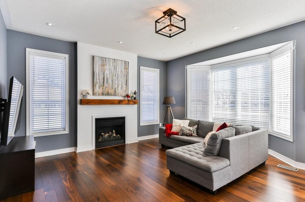 1234 Center St, Milwaukee WI  53222-2634 exterior