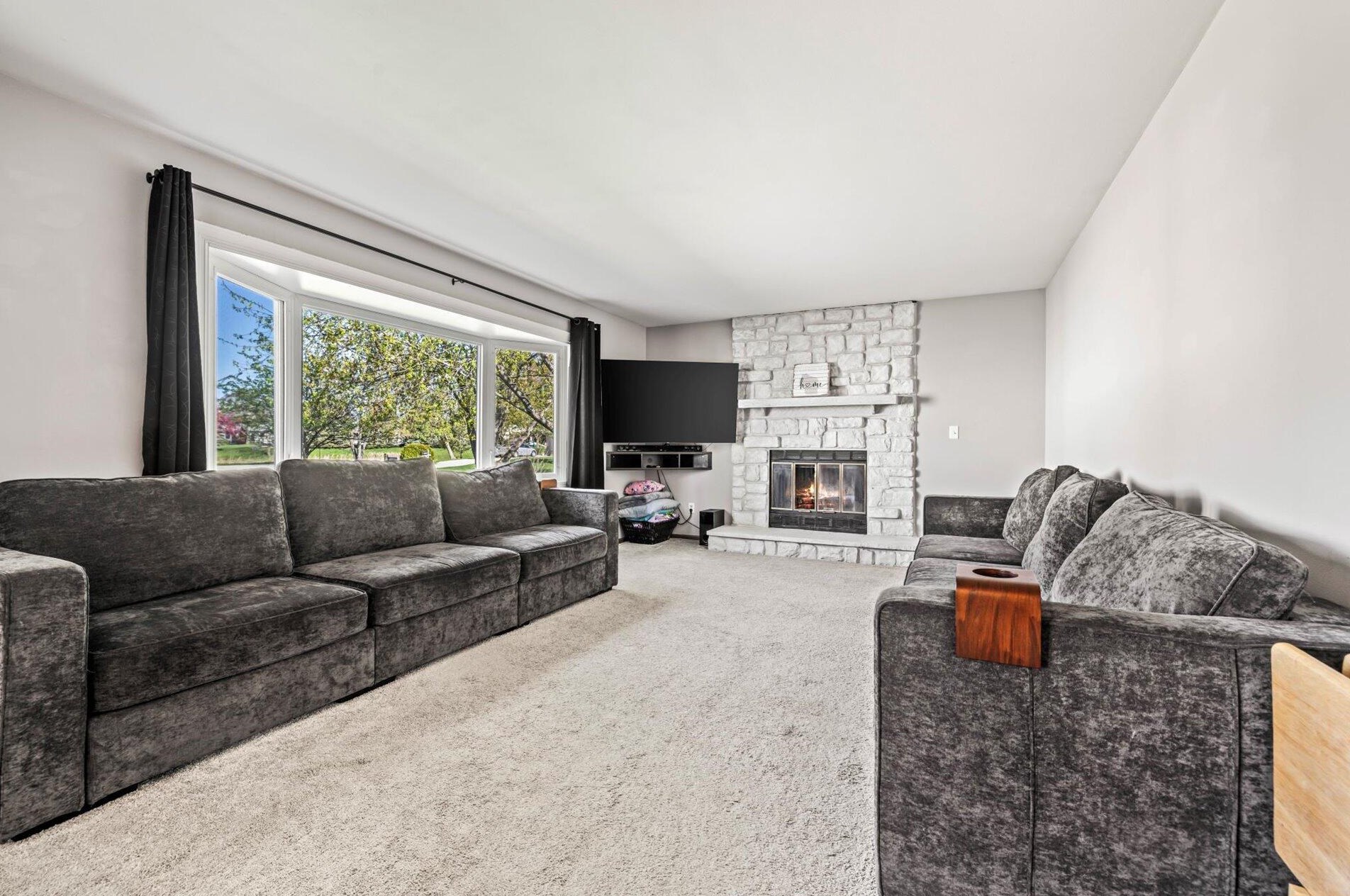 10541 S Mcgraw Dr, Oak Creek, WI 53154