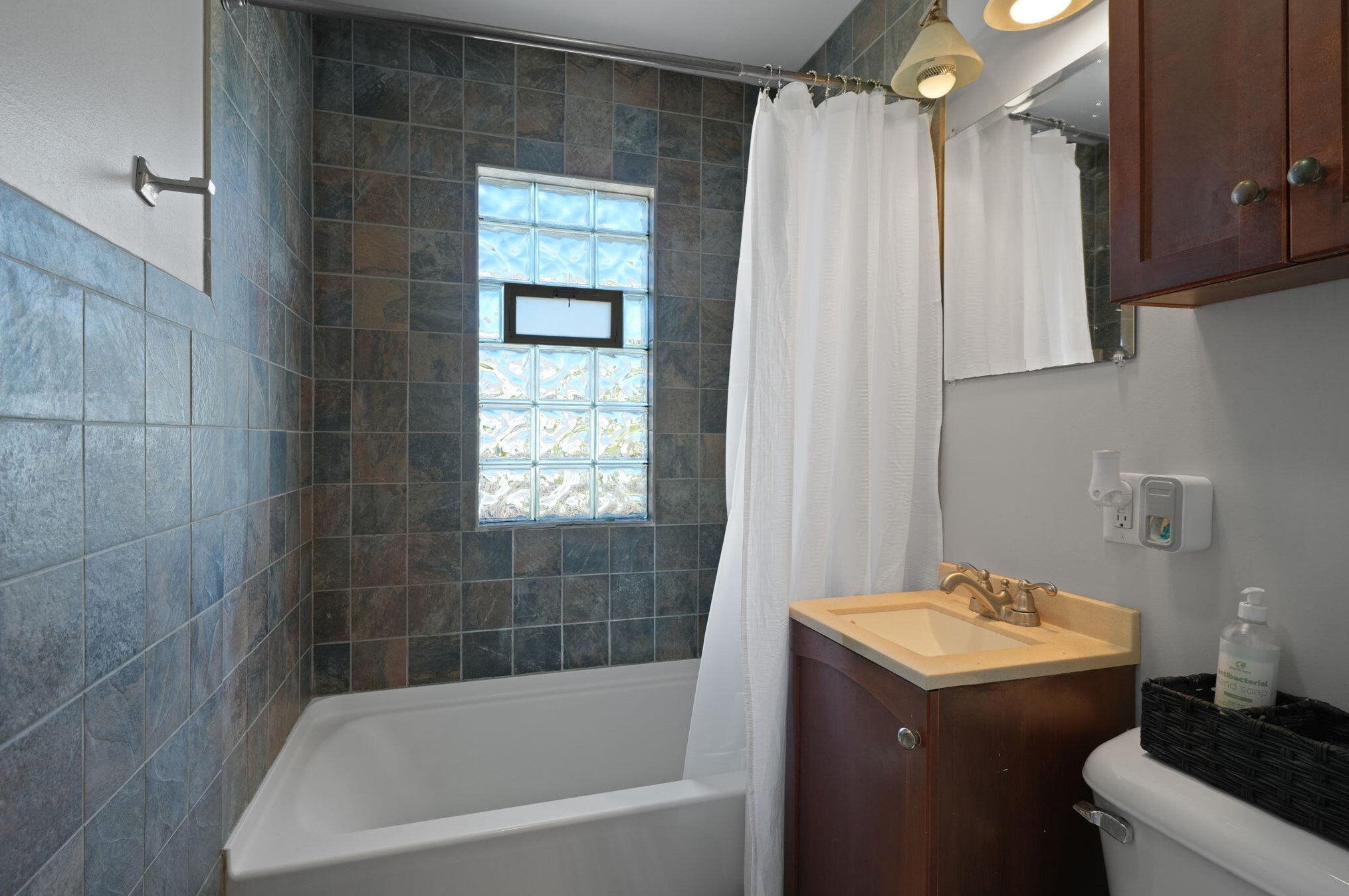 7300 40th Ave, Kenosha WI  53142-1938 exterior