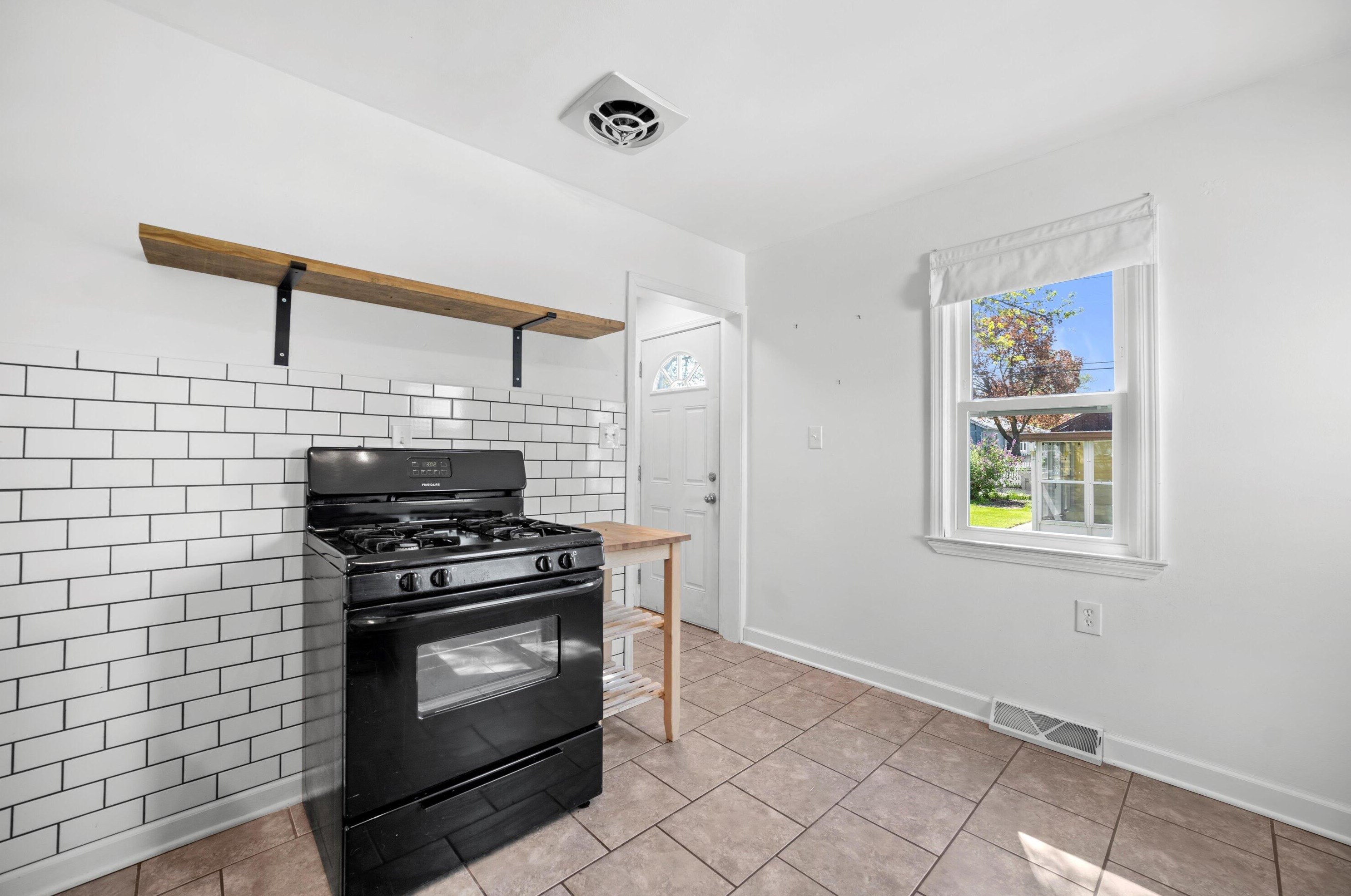 3229 88th St, Milwaukee WI  53222-3603 exterior