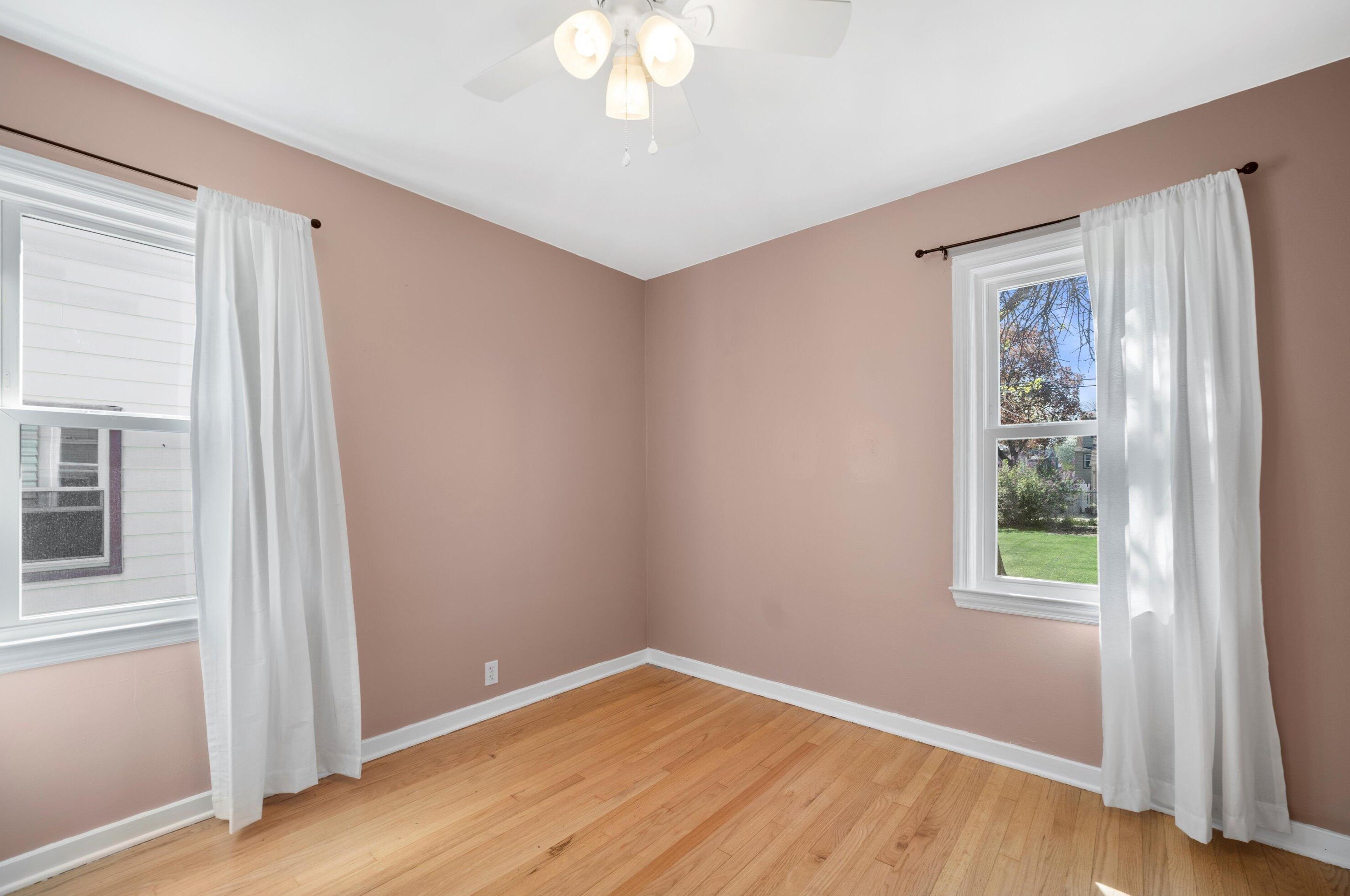 3229 88th St, Milwaukee WI  53222-3603 exterior