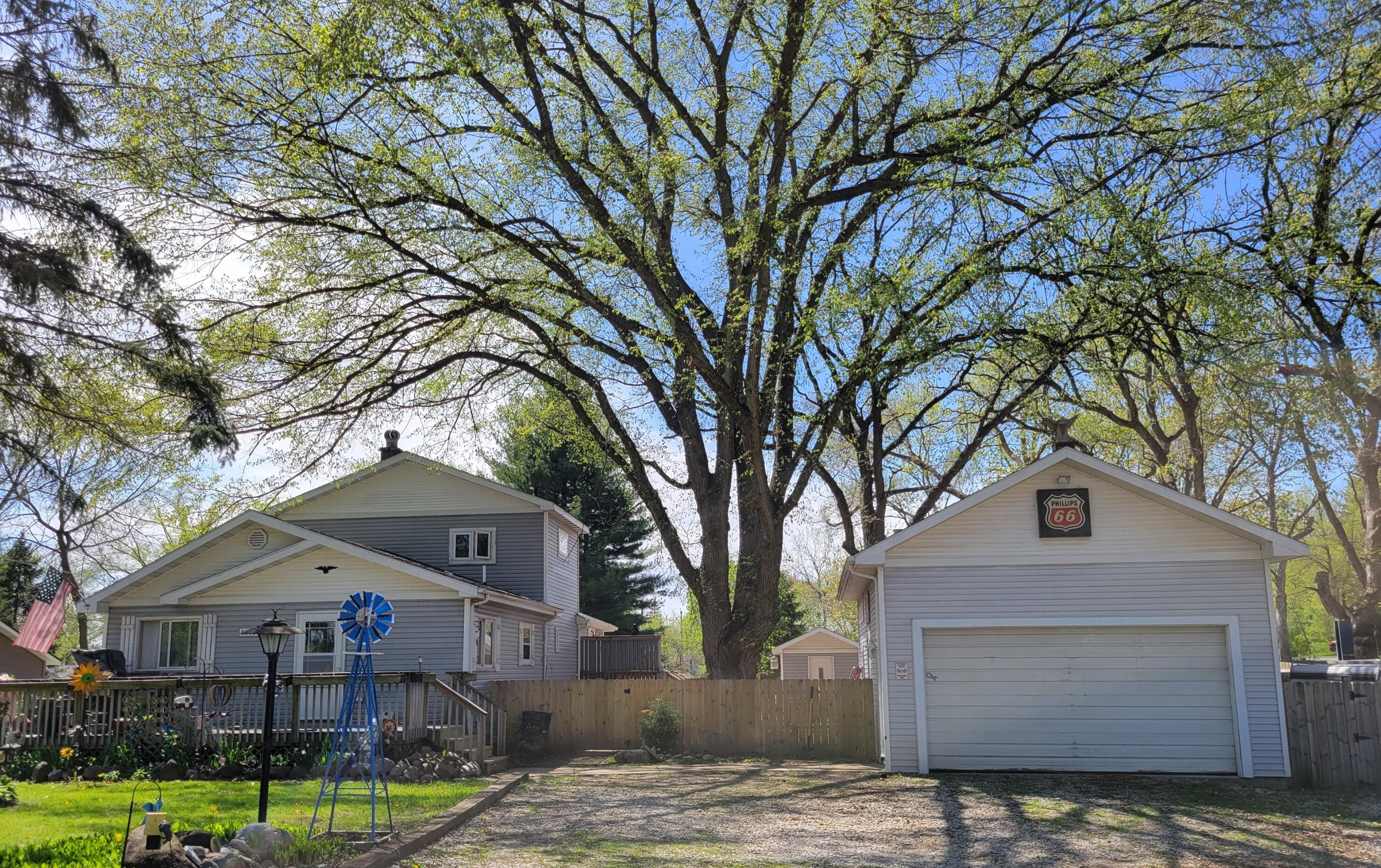 8660 Buena Dr, Lyons, WI 53105