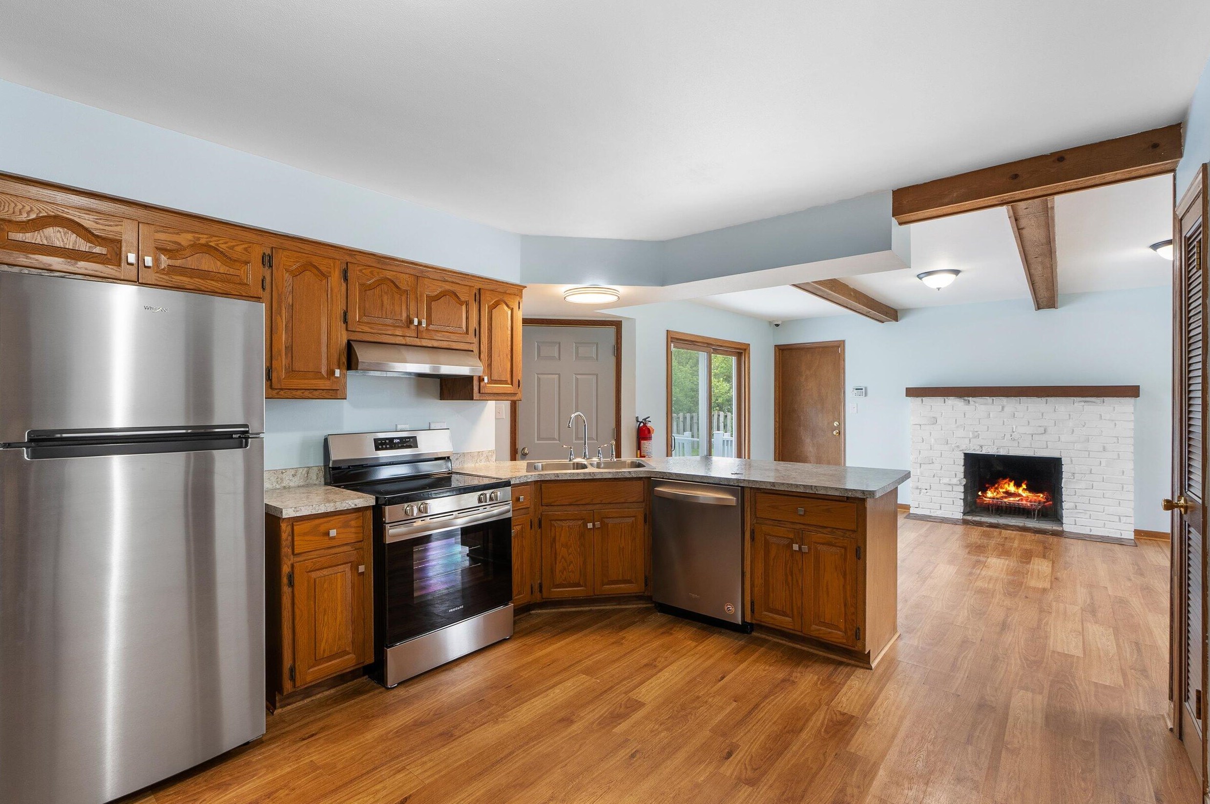 9190 Alpine Ln, Milwaukee, WI 53223-1603