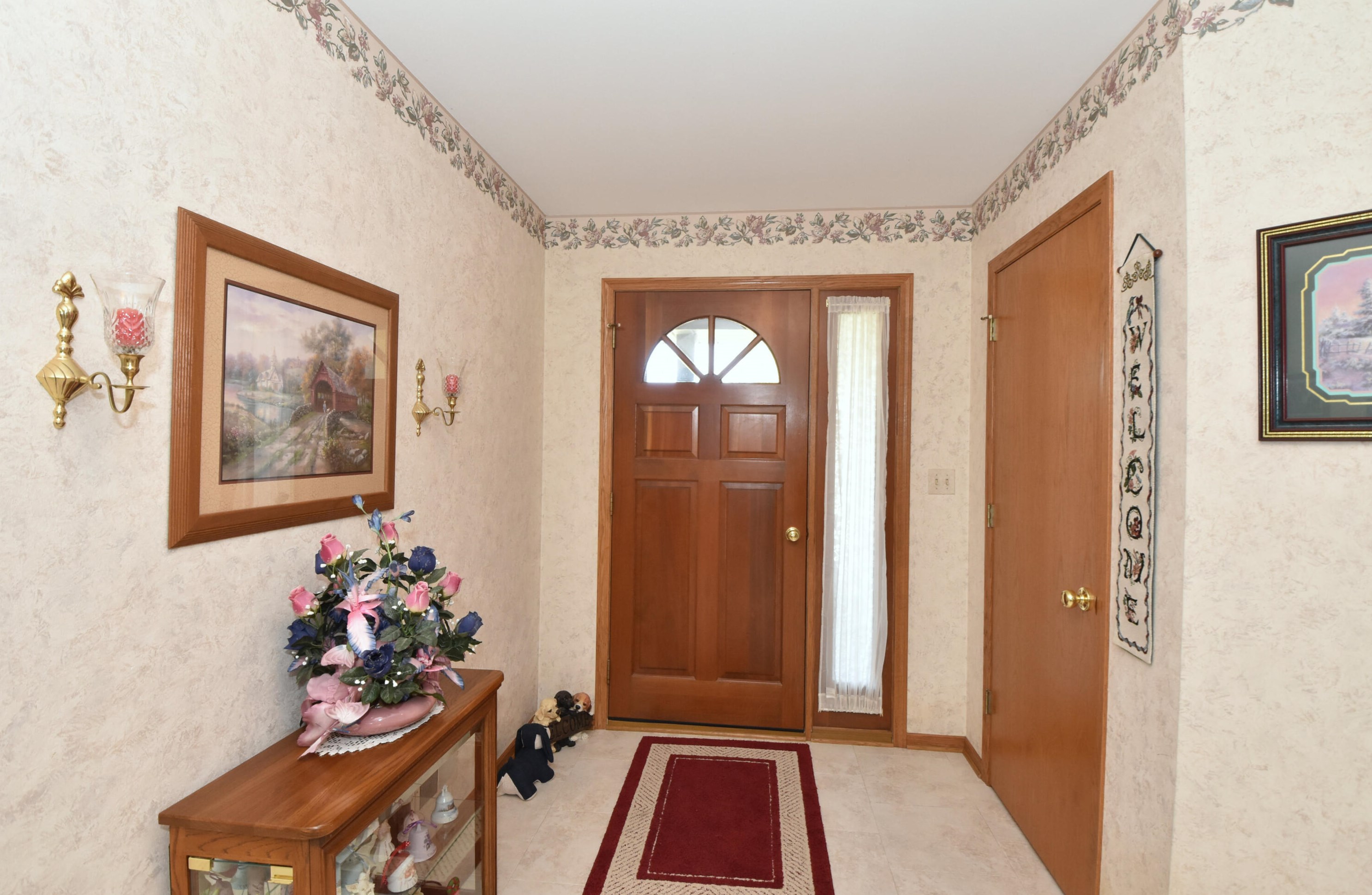 8131 35th St, Hales Corners, WI 53132-9389