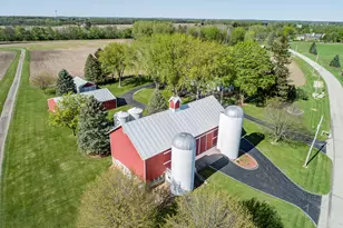 W1048 Concord Center Dr, Concord, WI 53178 - Photo 6