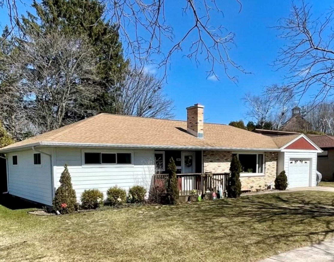 816 27th St, Two Rivers, WI 54241