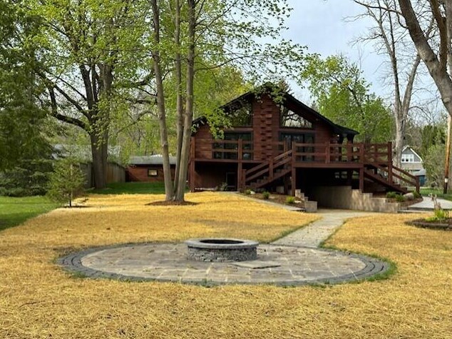 34105 Venice Park Rd, Delafield, WI 53018-1320