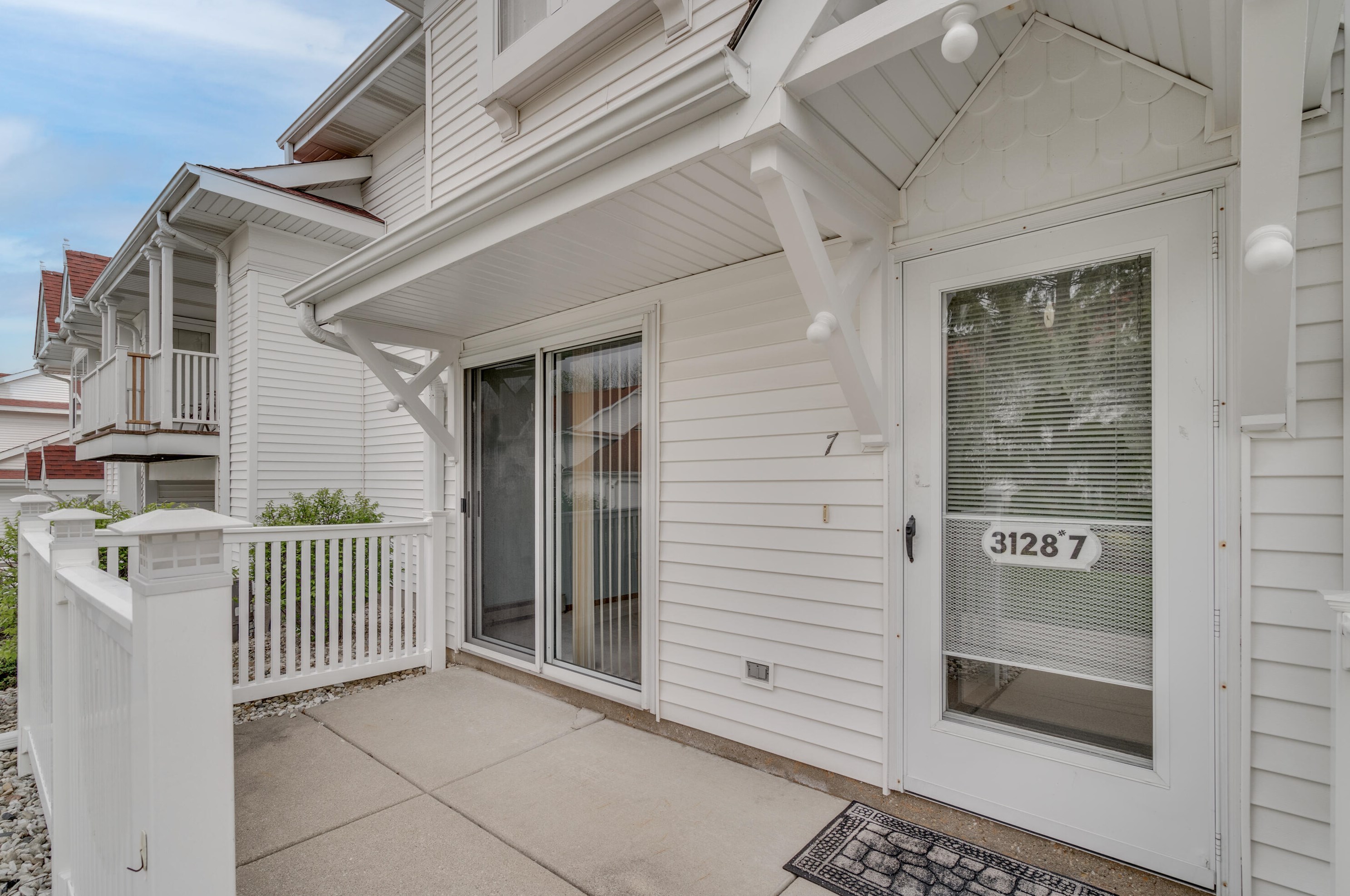 3128 Wood Rd #7l, Racine, WI 53406
