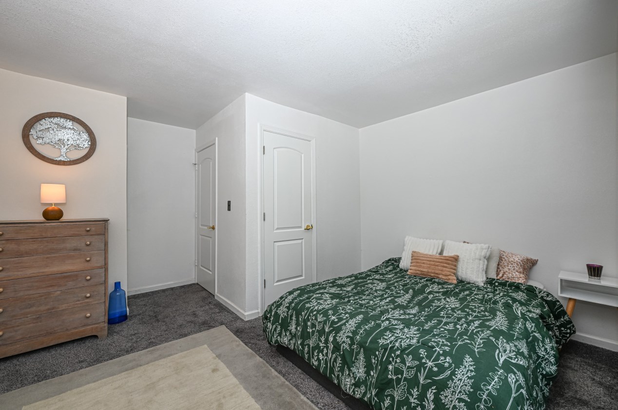 6175 River Trail Dr, Milwaukee WI  53225-1029 exterior