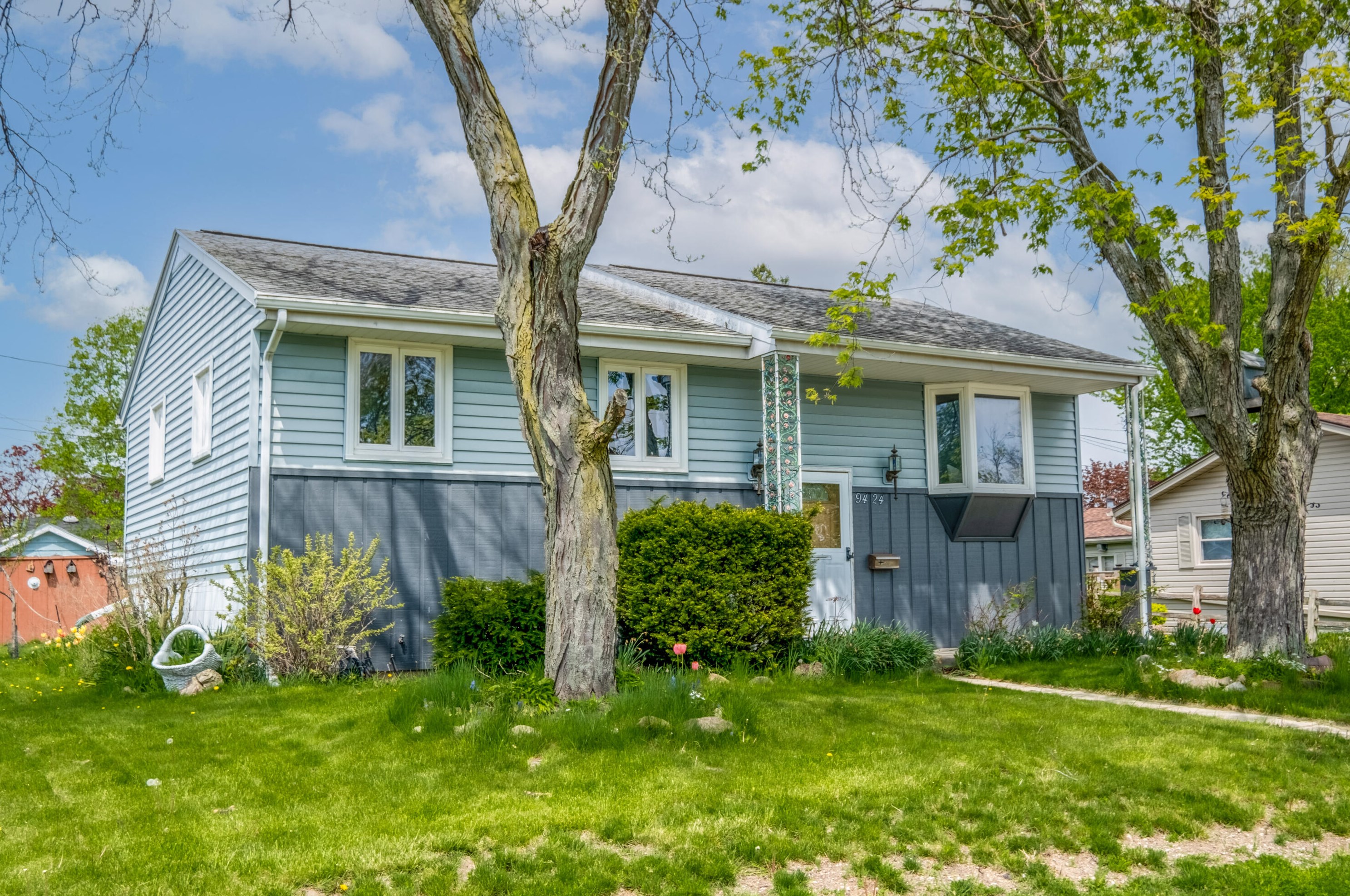 9424 Carol Ann Dr, Sturtevant, WI 53177-2638