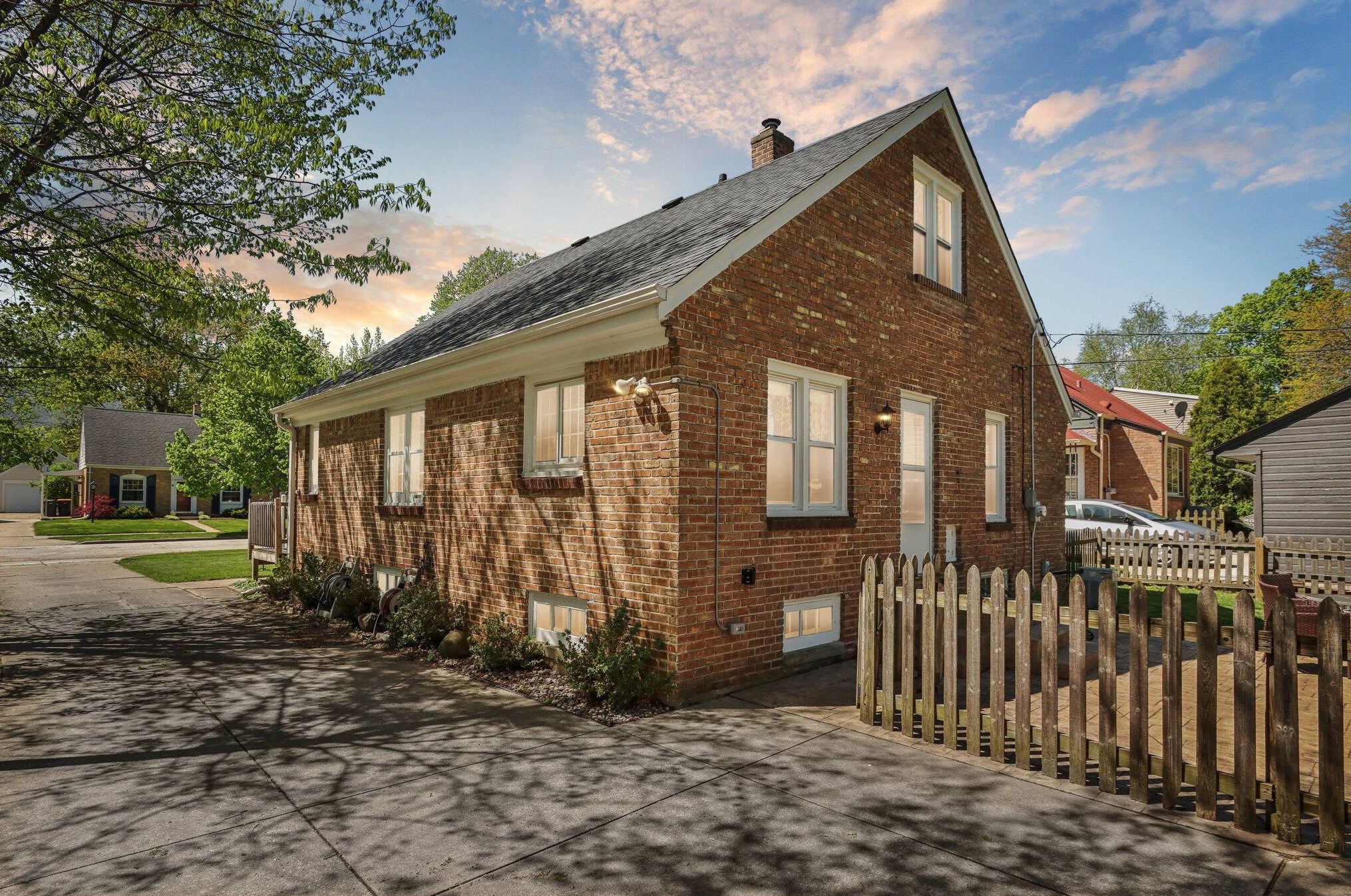 7920 Eagle St, Milwaukee WI 53213-1117 exterior