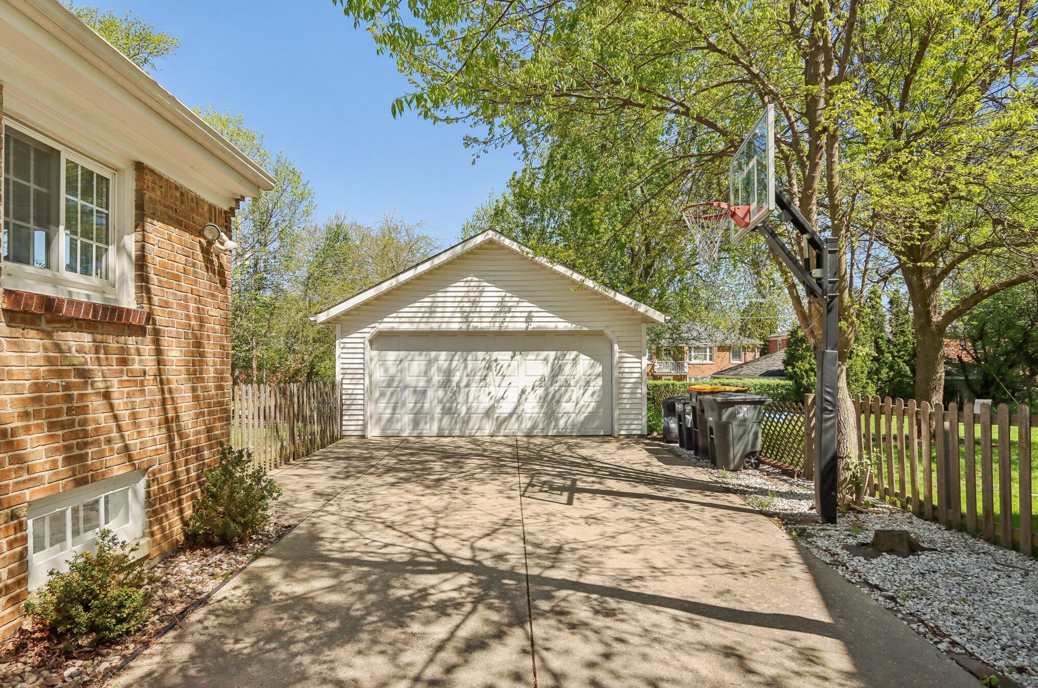 7920 Eagle St, Milwaukee WI 53213-1117 exterior