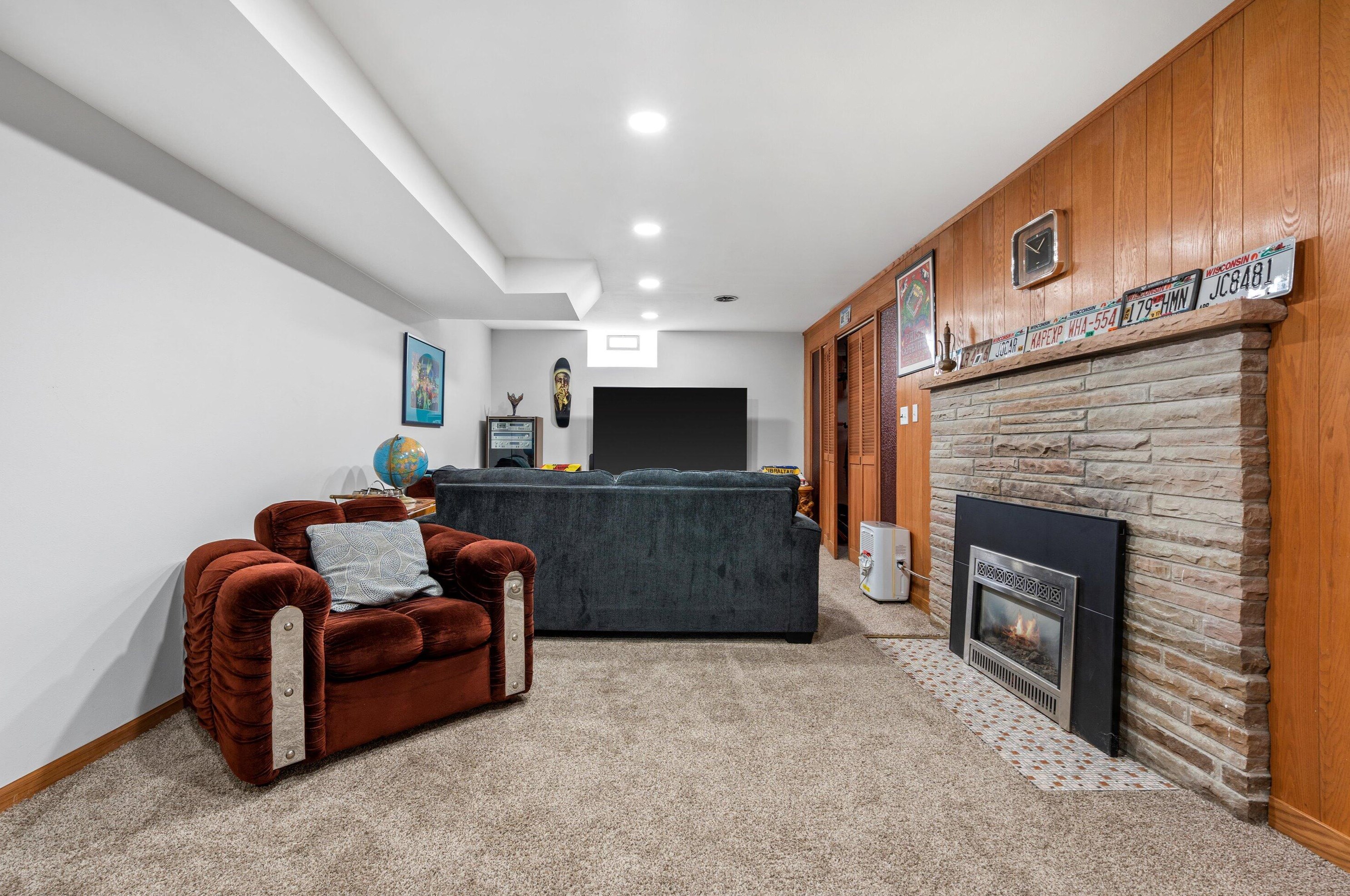 7829 Mount Vernon Ave, Milwaukee WI  53213-3449 exterior