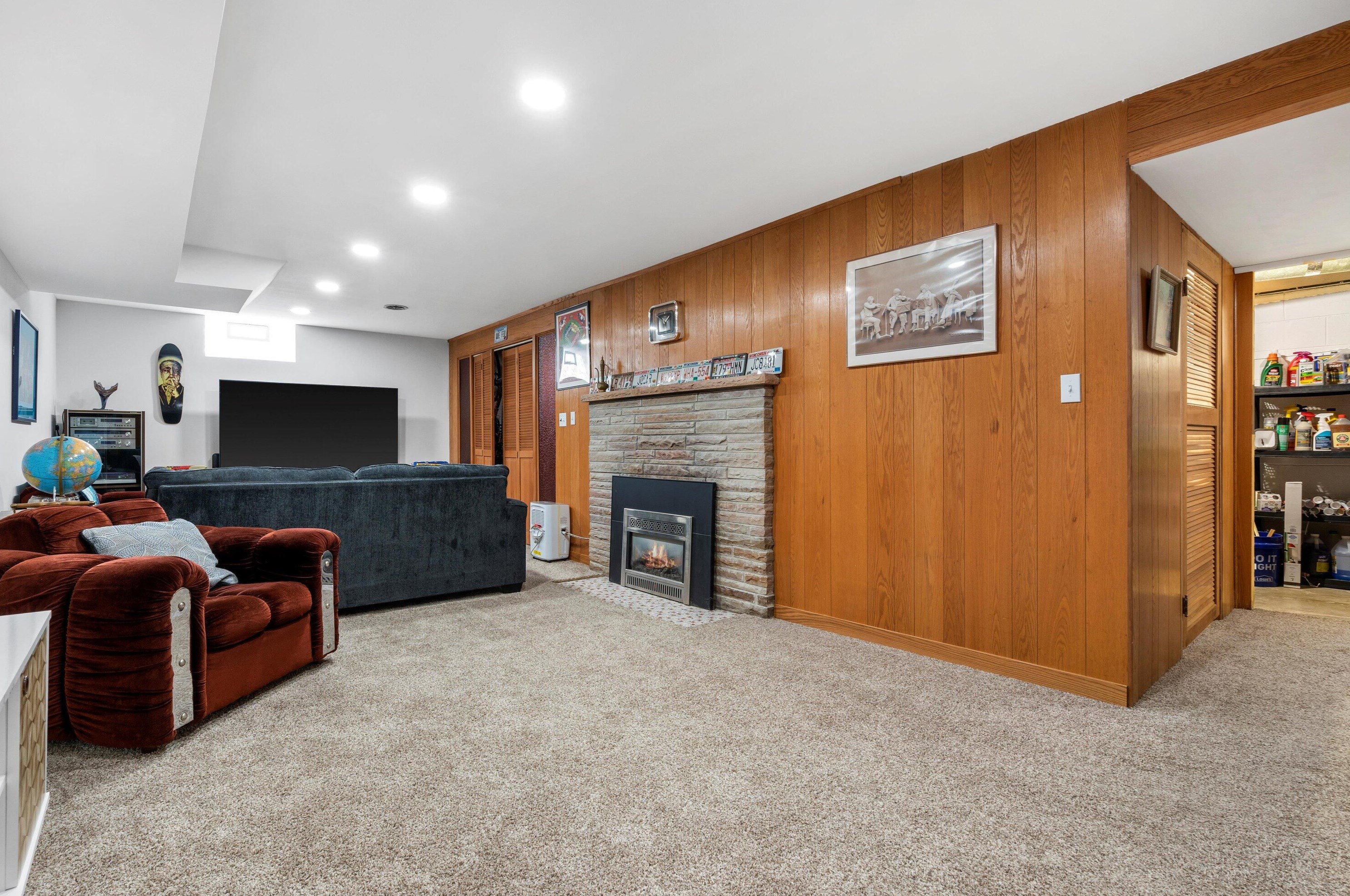 7829 Mount Vernon Ave, Milwaukee WI  53213-3449 exterior