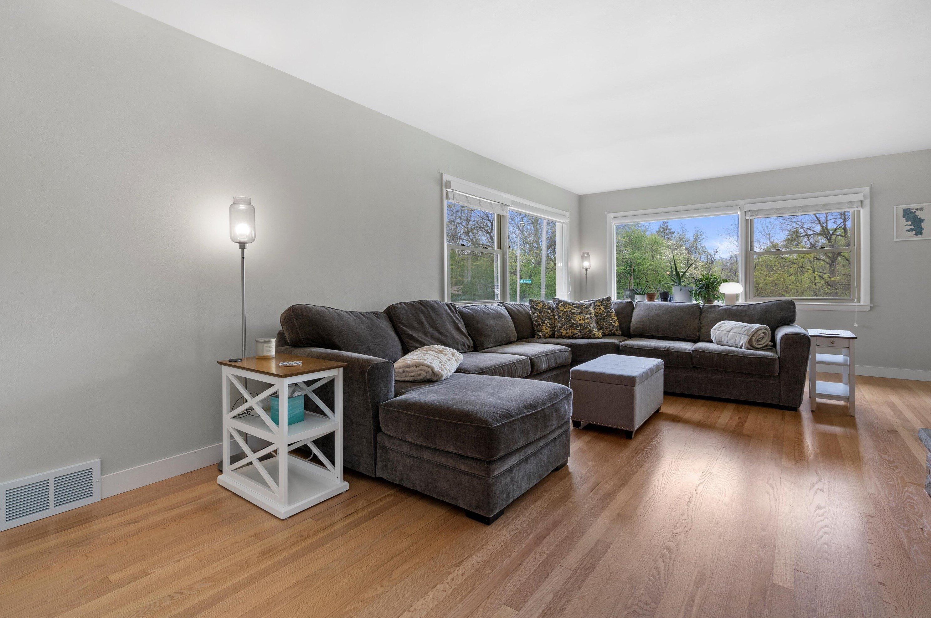 7829 Mount Vernon Ave, Milwaukee WI  53213-3449 exterior