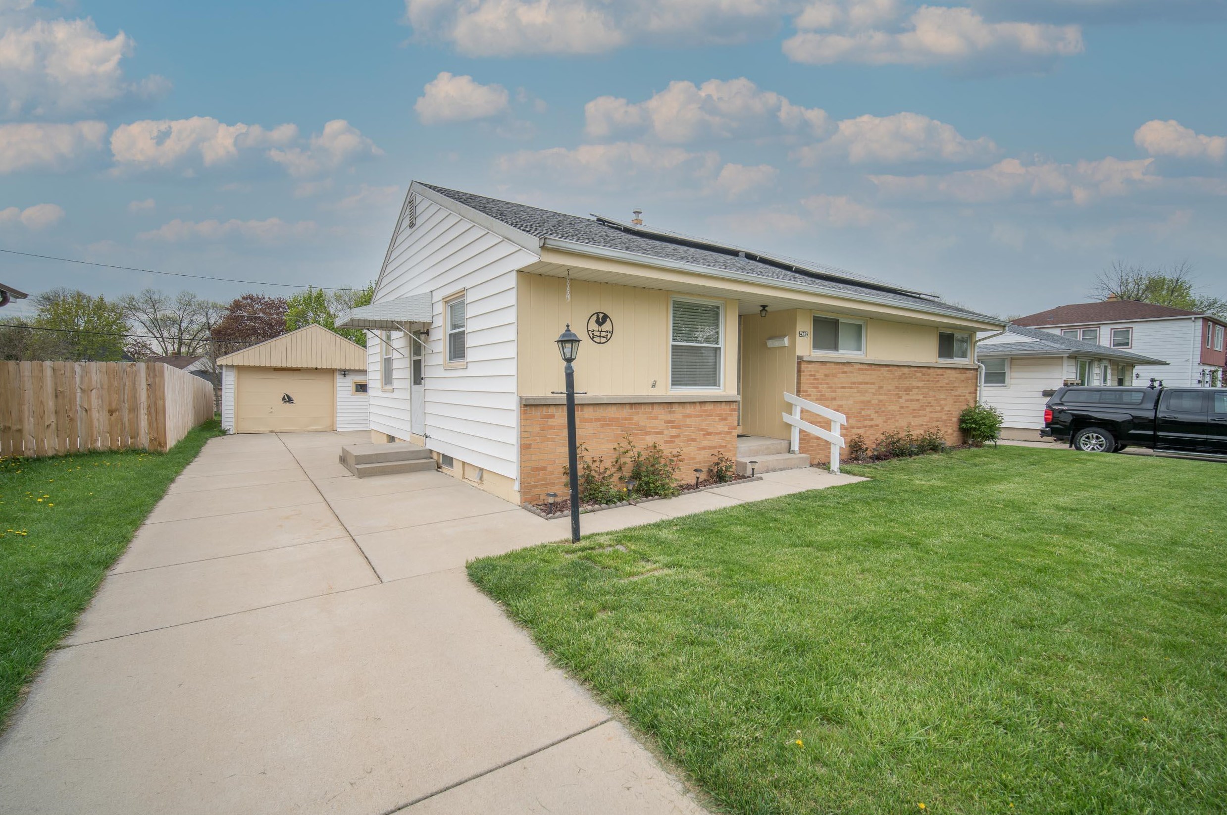 4339 Louisiana Ave, Milwaukee, WI 53221-2227