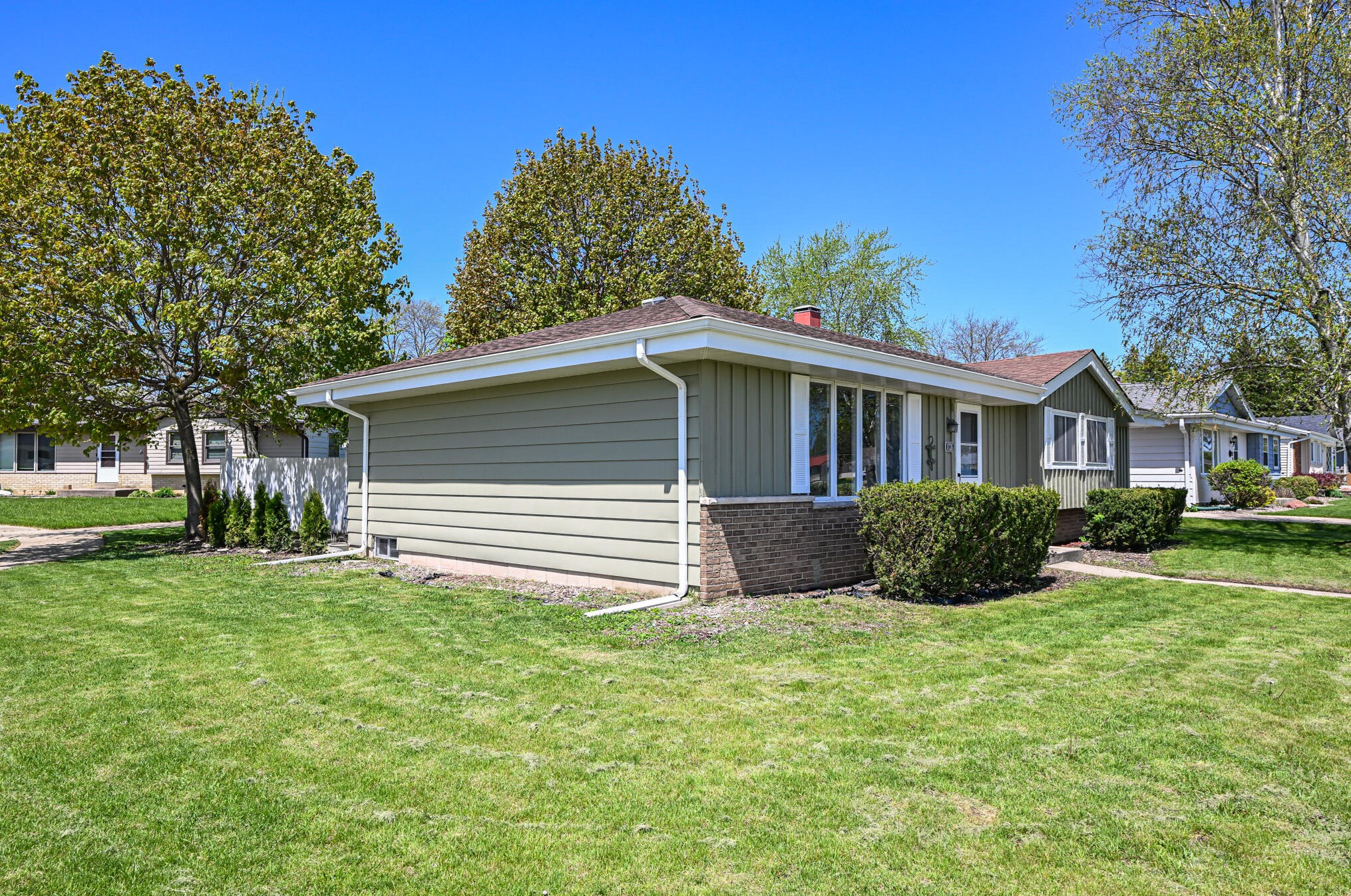 8726 42nd Ave, Kenosha, WI 53142