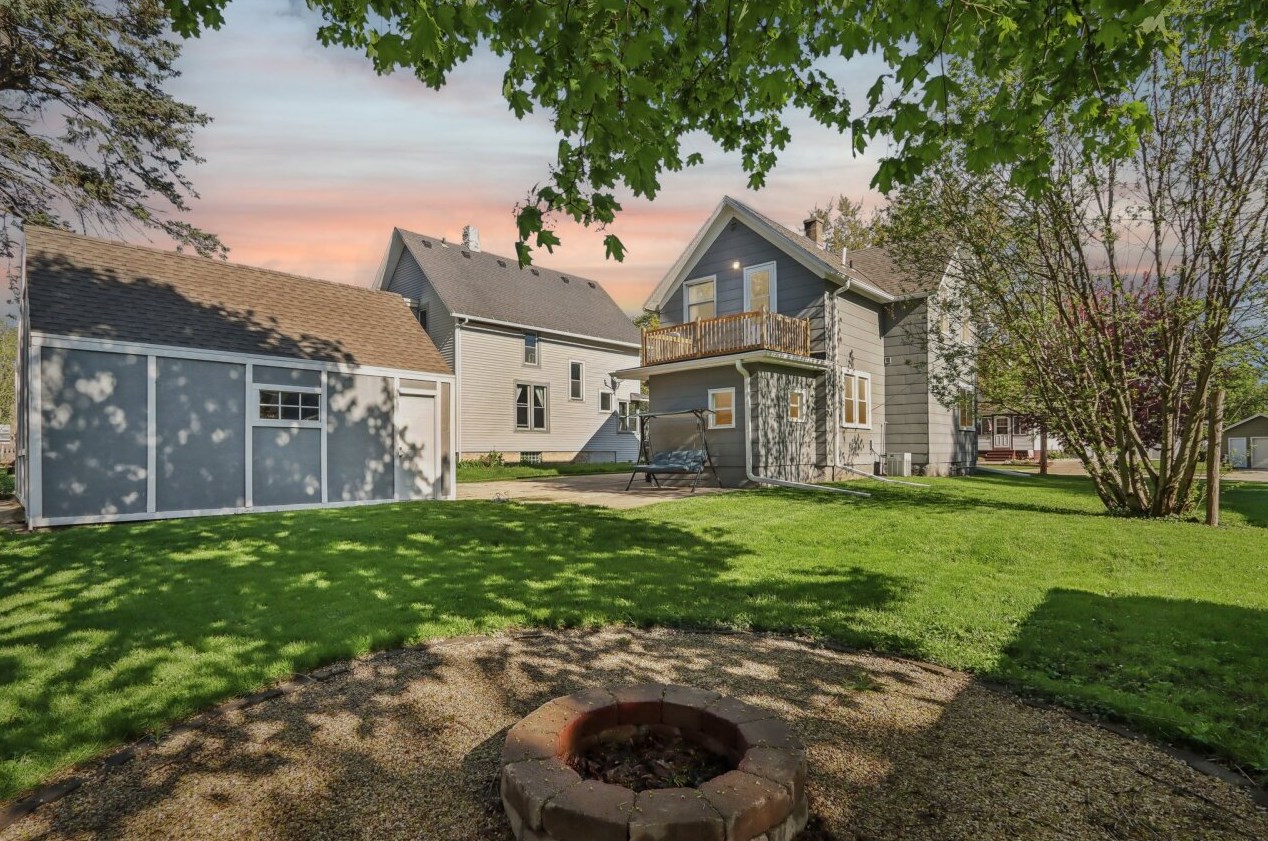 1021 Linden St, Waukesha, WI 53186-5234