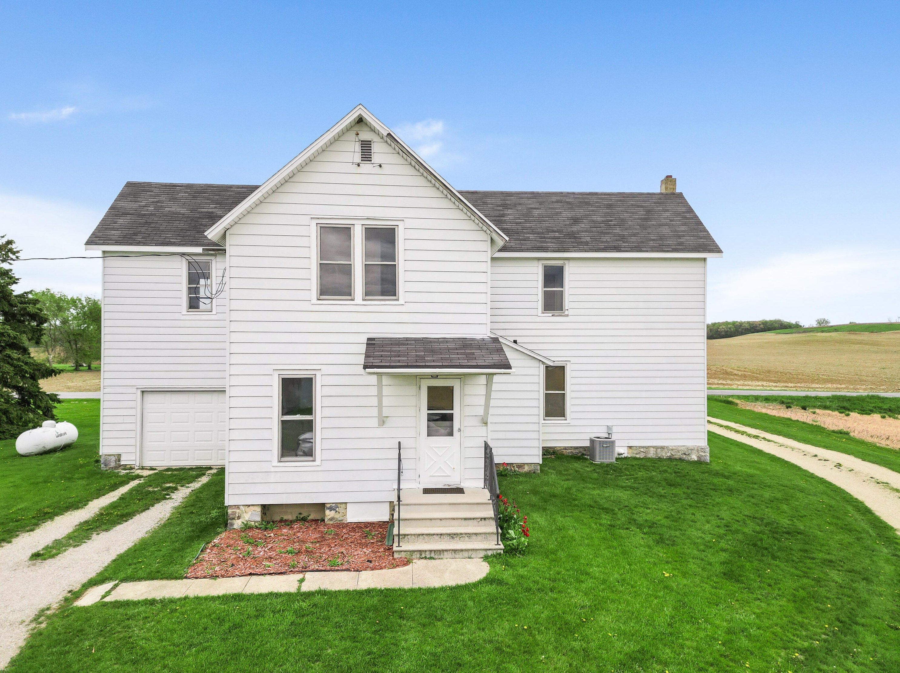 760 Clarkson Rd, Waterloo, WI 53594-9726