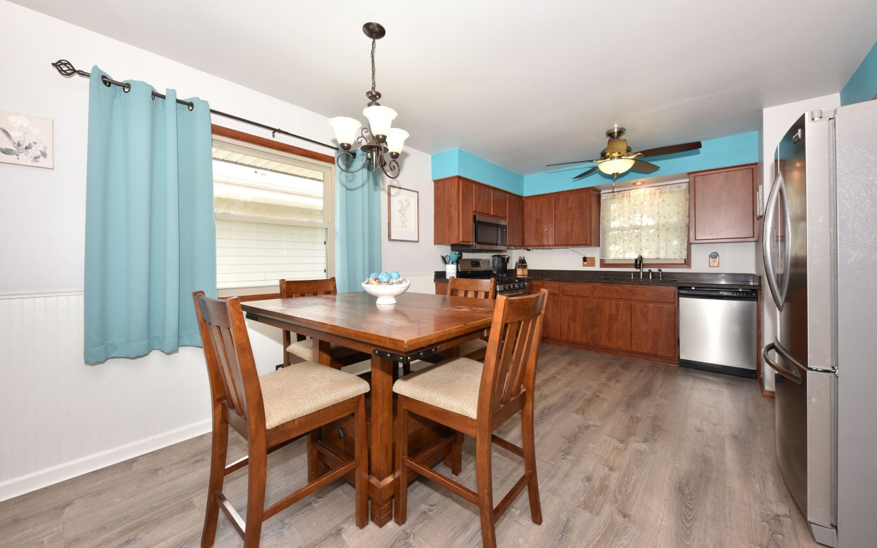 4661 45, Milwaukee WI 53220-4101 exterior