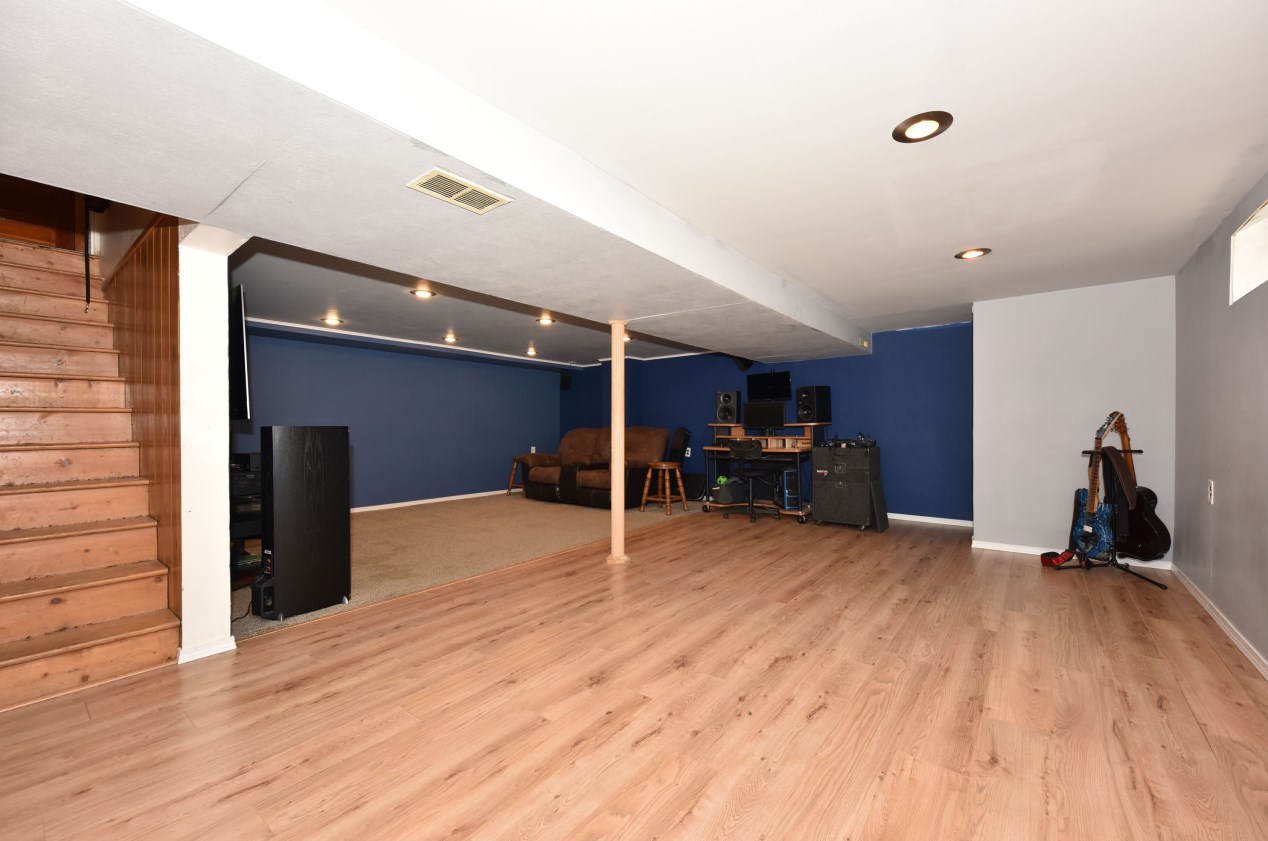 4661 45, Milwaukee WI 53220-4101 exterior