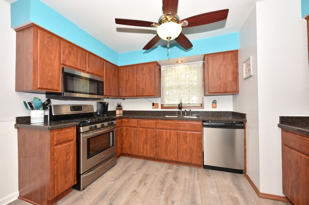 4661 45, Milwaukee WI 53220-4101 exterior