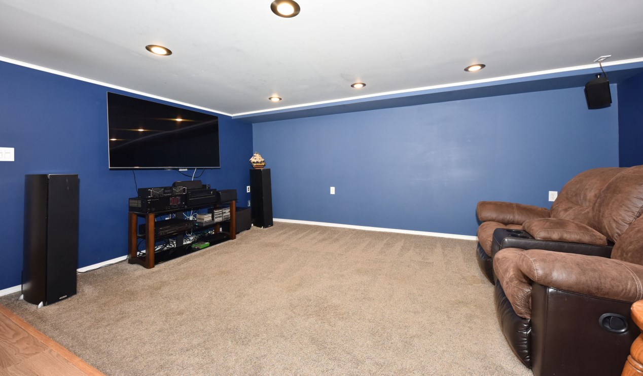 4661 45, Milwaukee WI 53220-4101 exterior