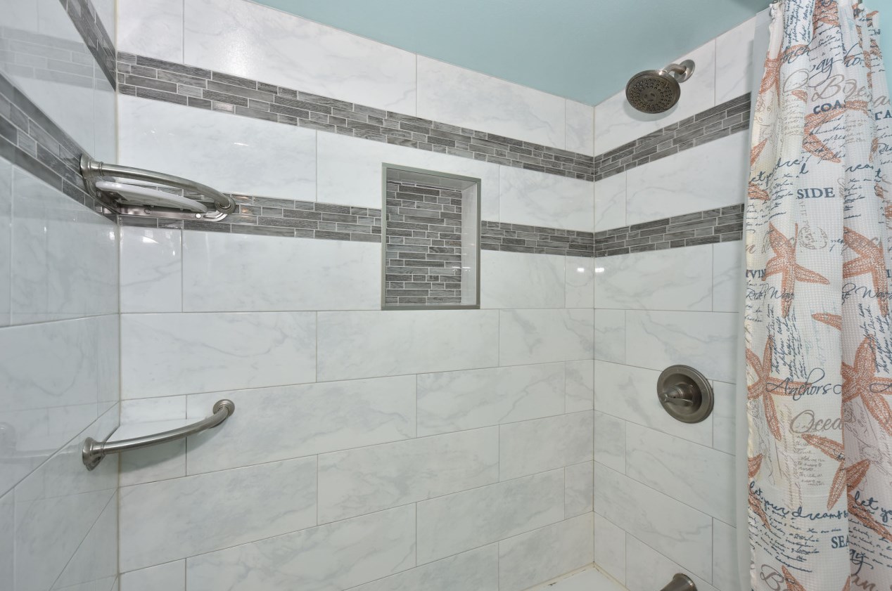 4661 45, Milwaukee WI 53220-4101 exterior