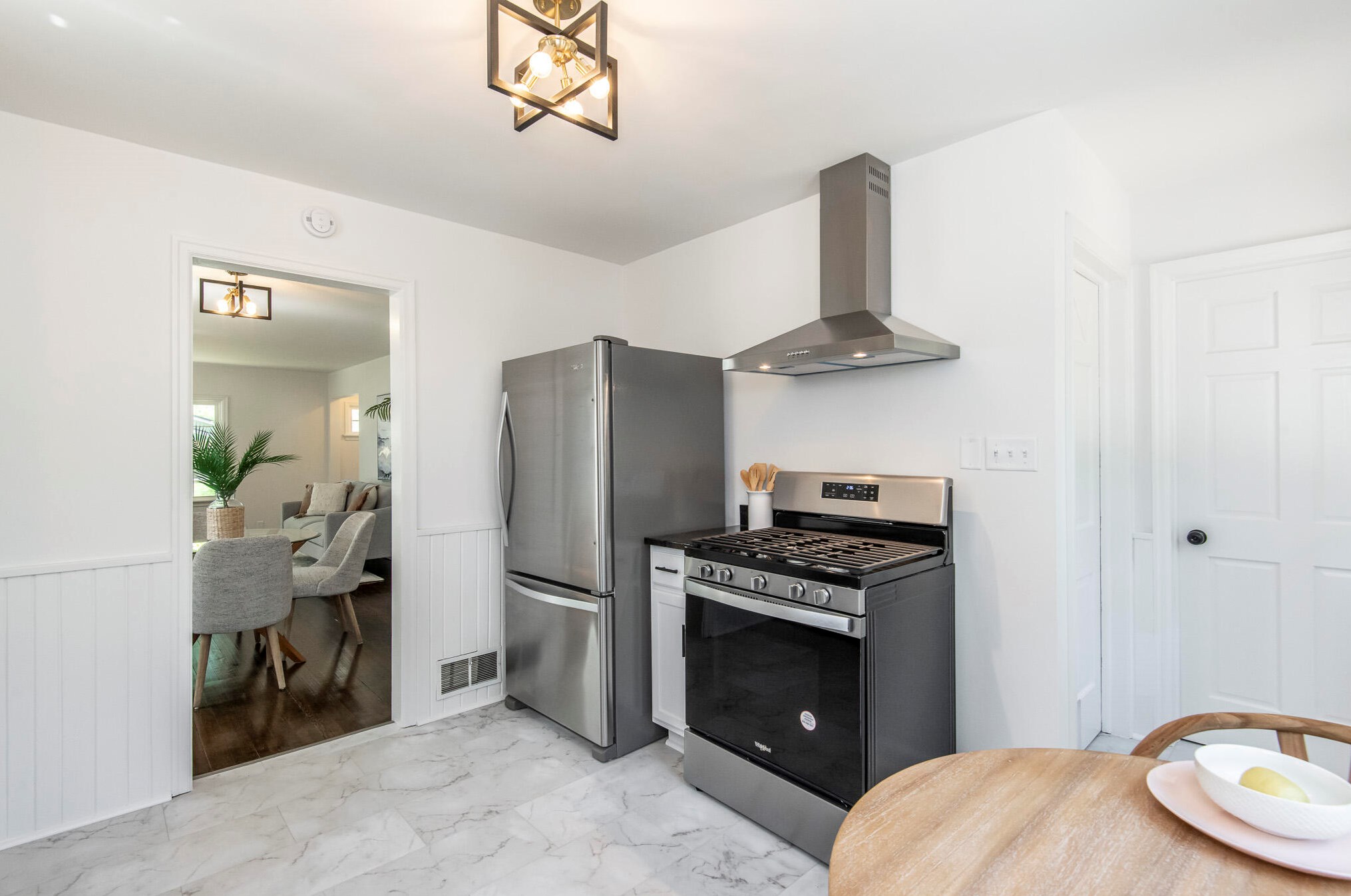 616 112, Milwaukee WI 53226-3700 exterior