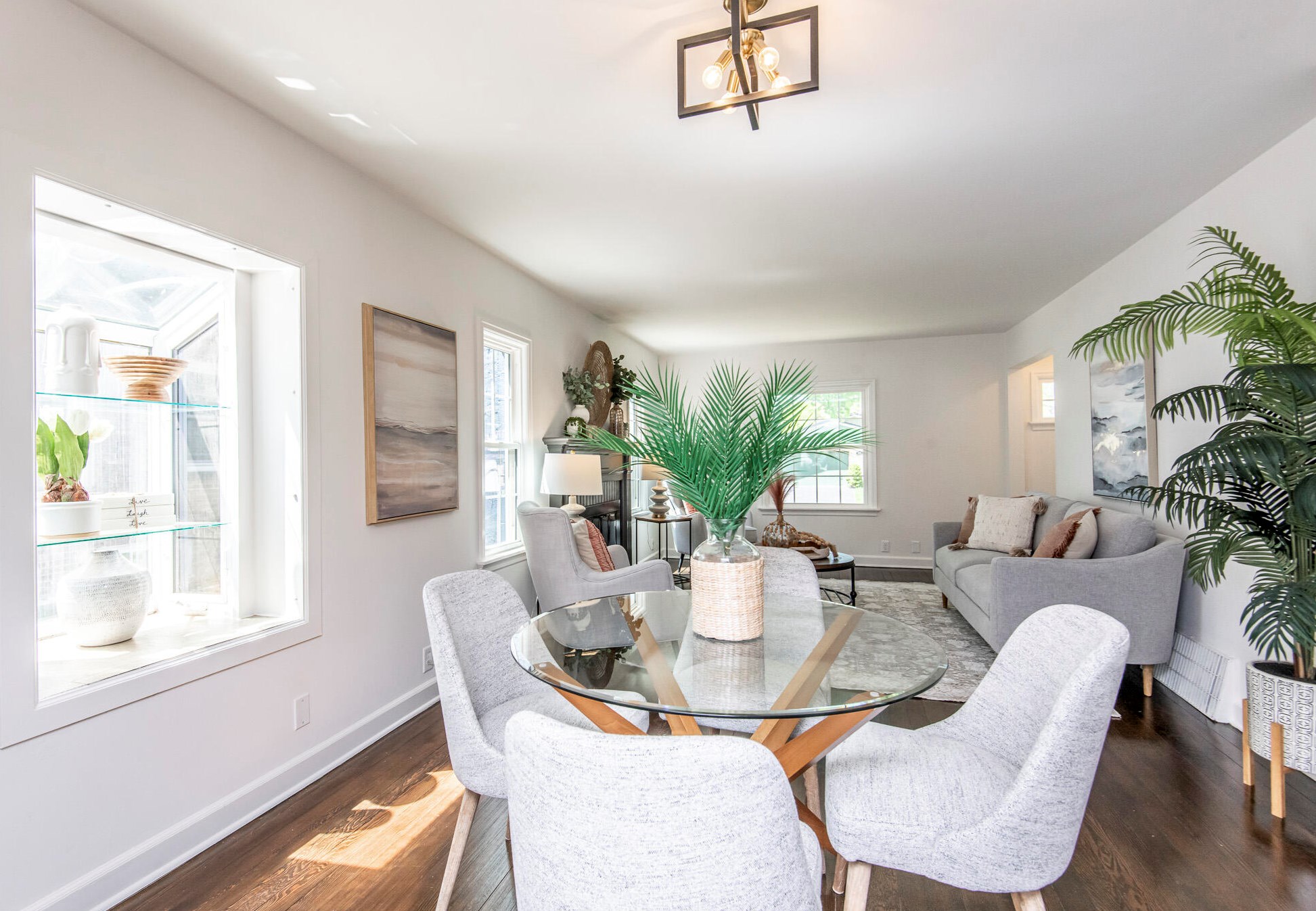 616 112, Milwaukee WI 53226-3700 exterior