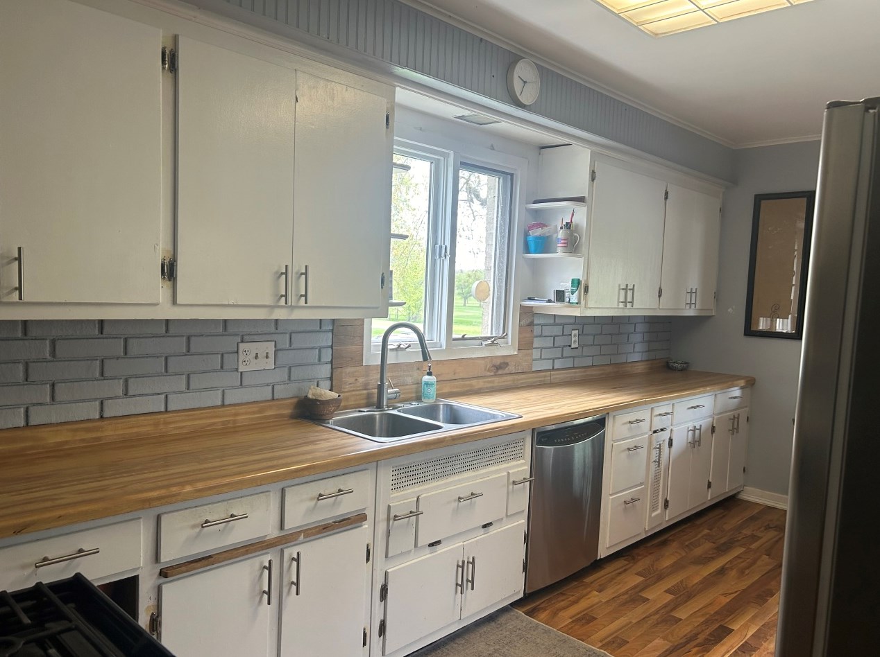 1400 Hinze Ln, Watertown, WI 53098-4352