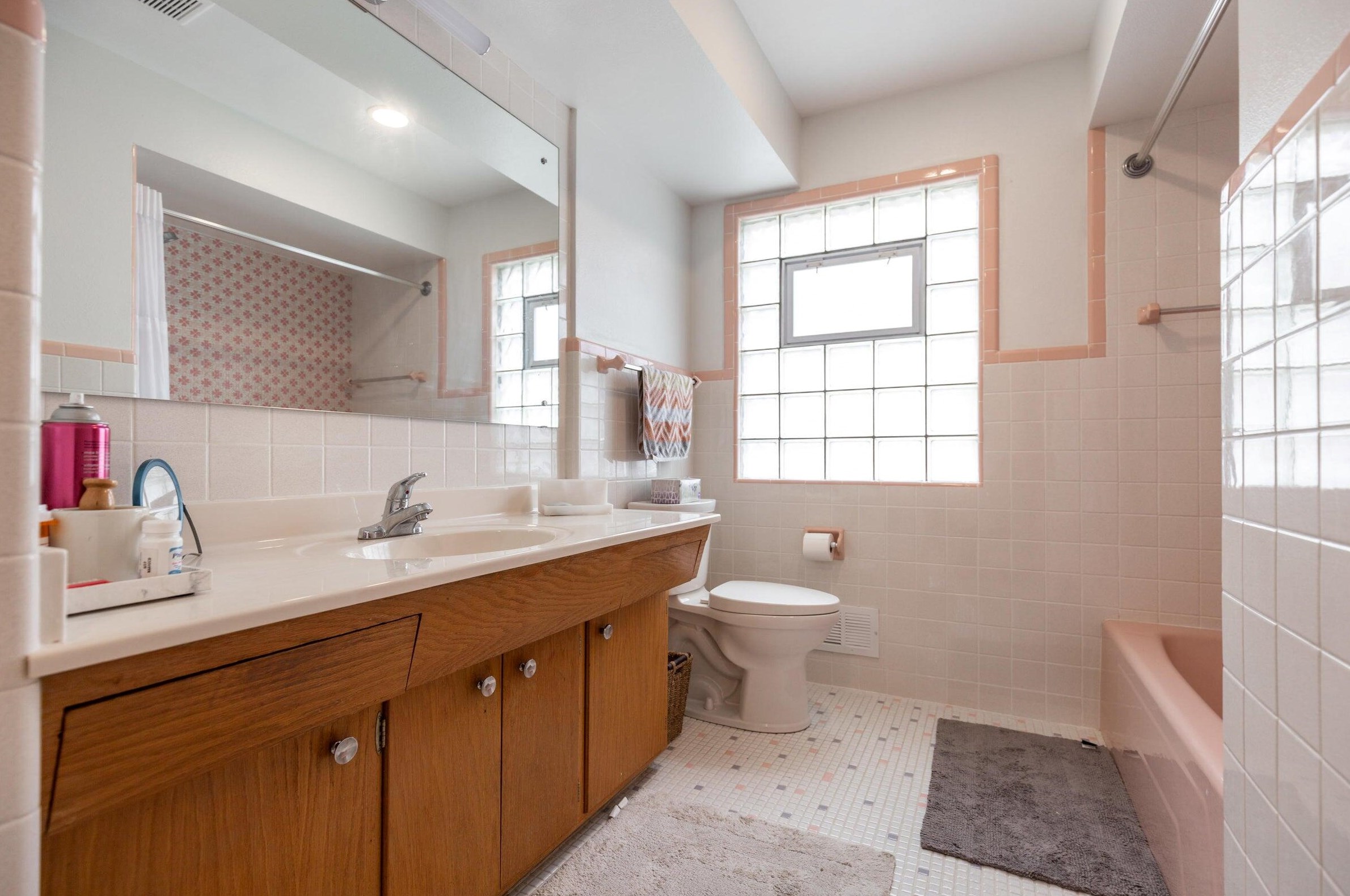 7200 Tripoli Ave, Milwaukee WI 53220-1716 exterior