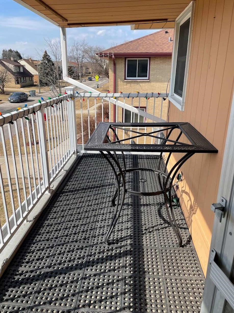 7200 Tripoli Ave, Milwaukee WI 53220-1716 exterior