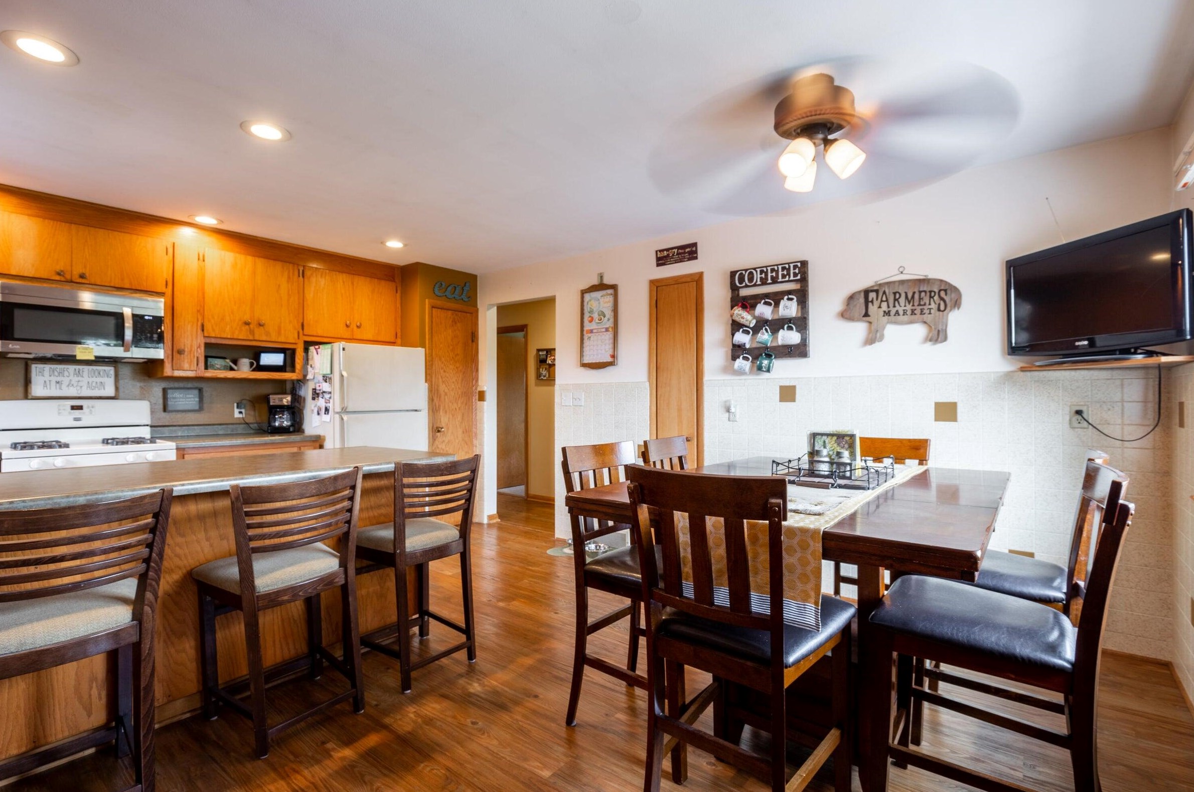 7200 Tripoli Ave, Milwaukee WI 53220-1716 exterior