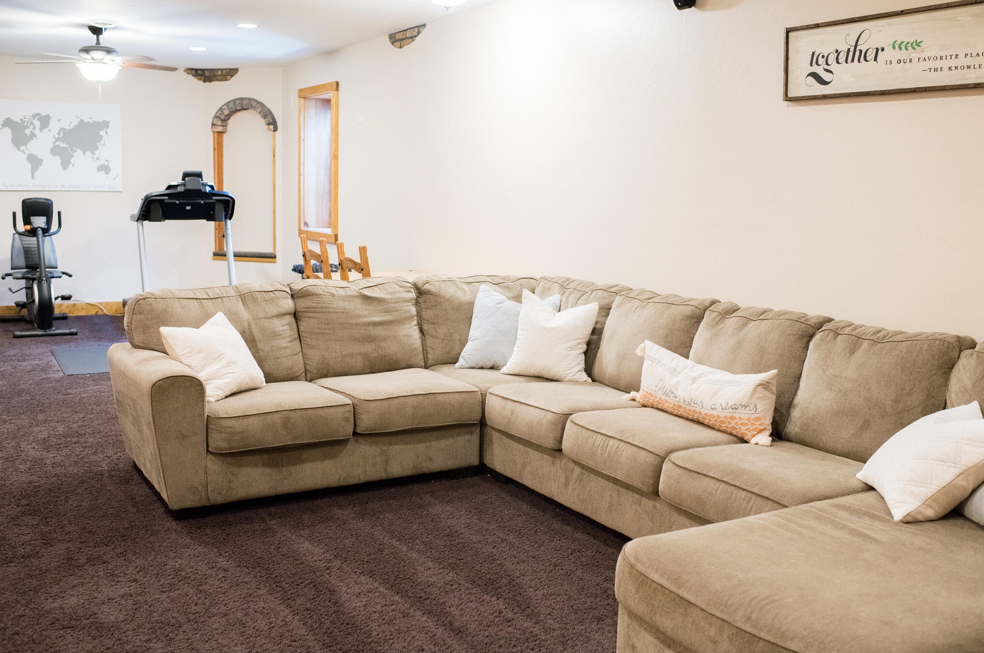 1233 Greystone Dr, Plymouth WI 53073-4571 exterior