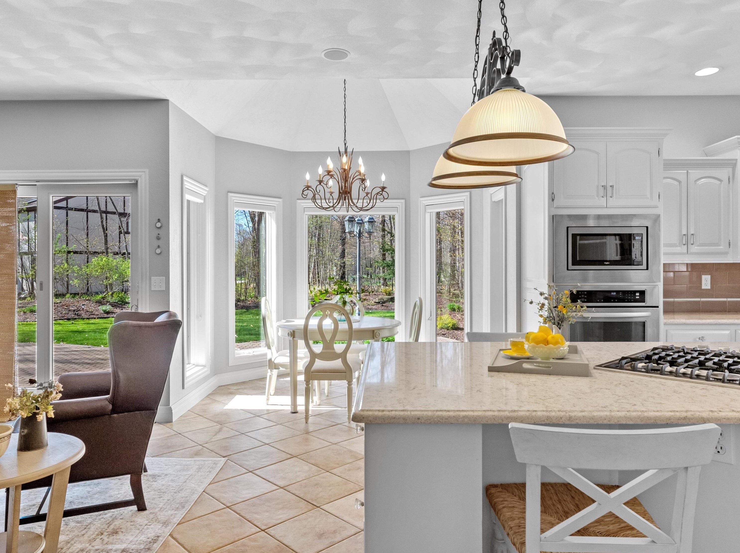 601 Woodridge Dr, Manitowoc WI 54220-9045 exterior