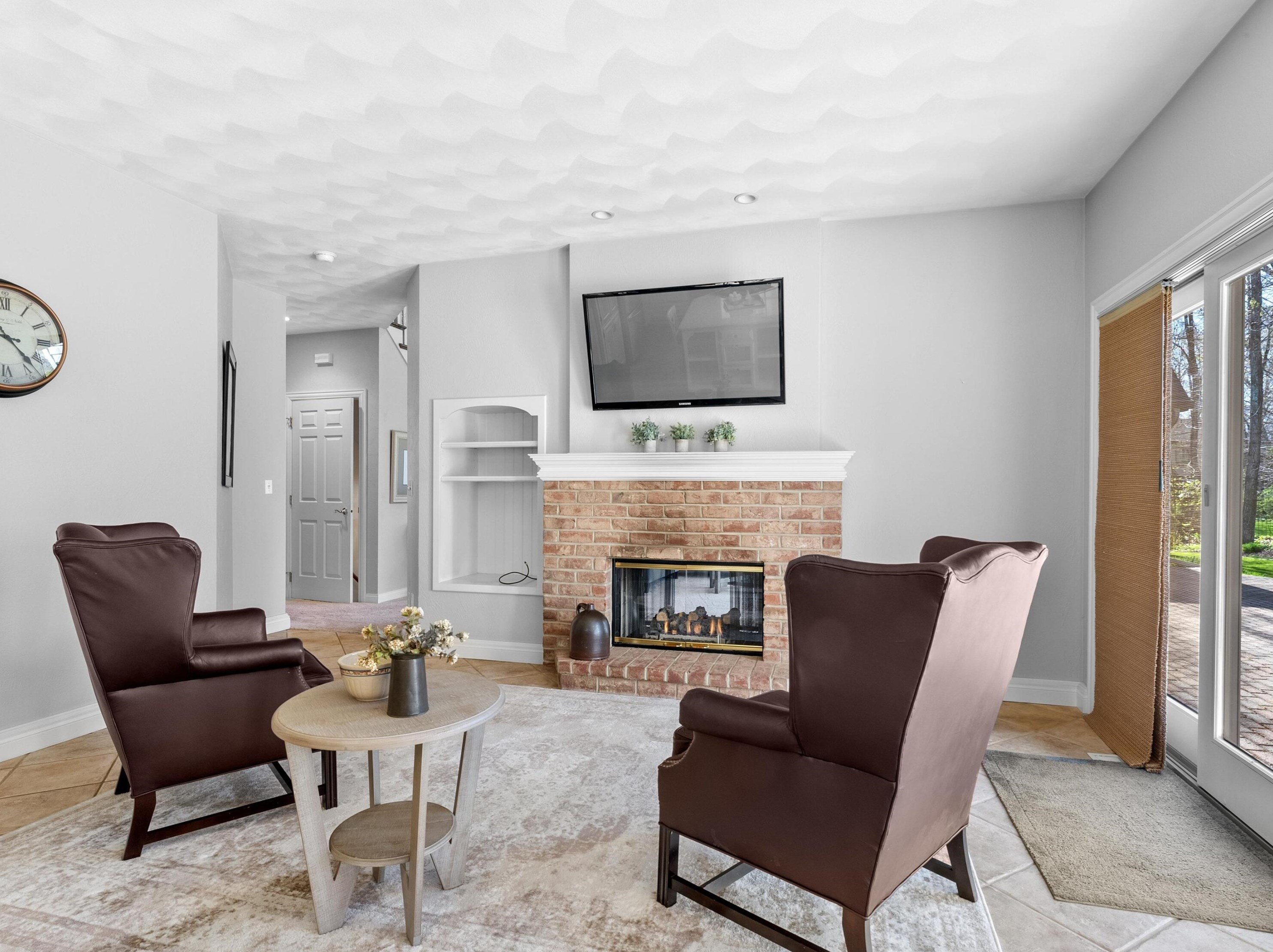 601 Woodridge Dr, Manitowoc WI 54220-9045 exterior