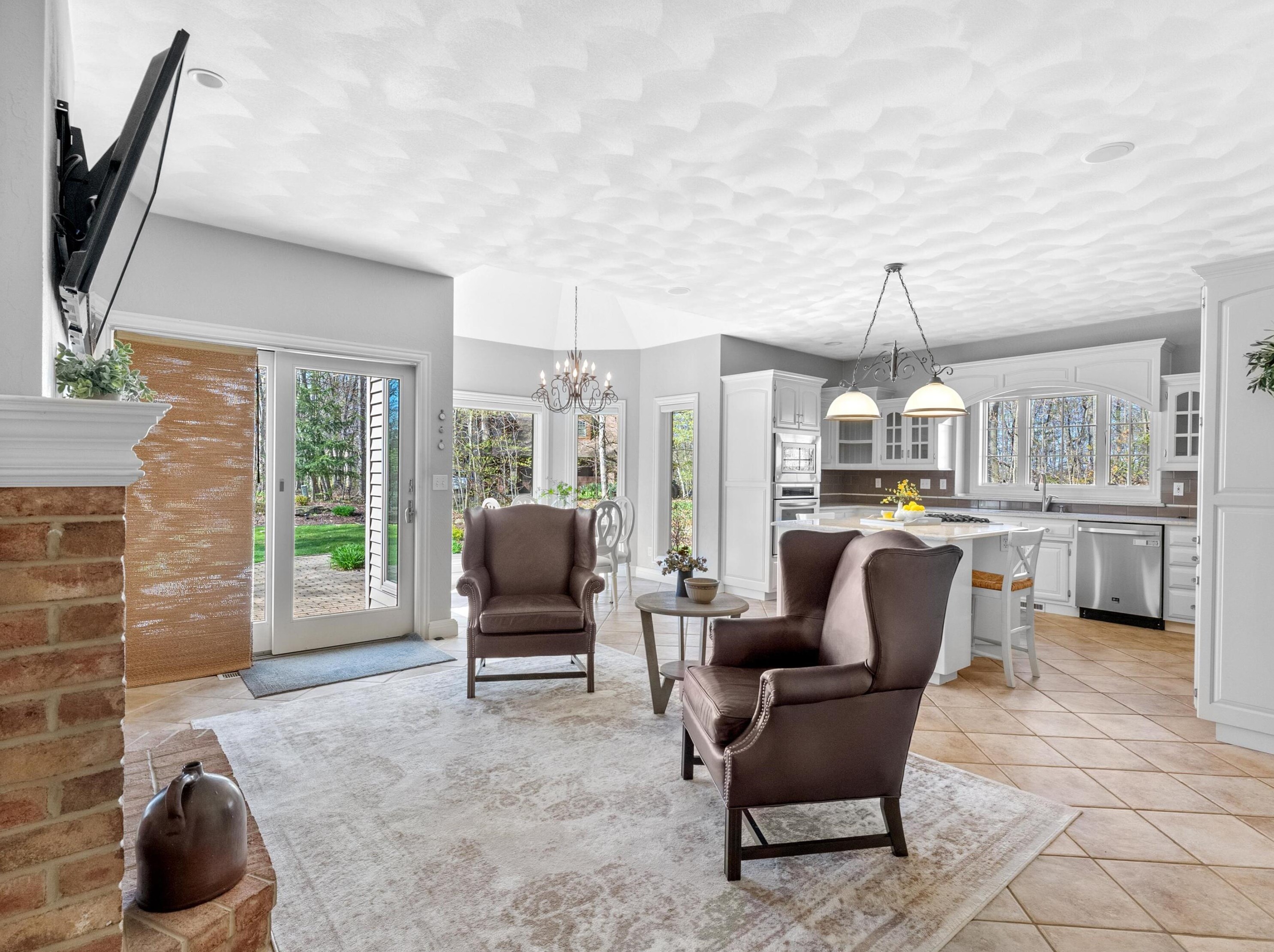 601 Woodridge Dr, Manitowoc WI 54220-9045 exterior