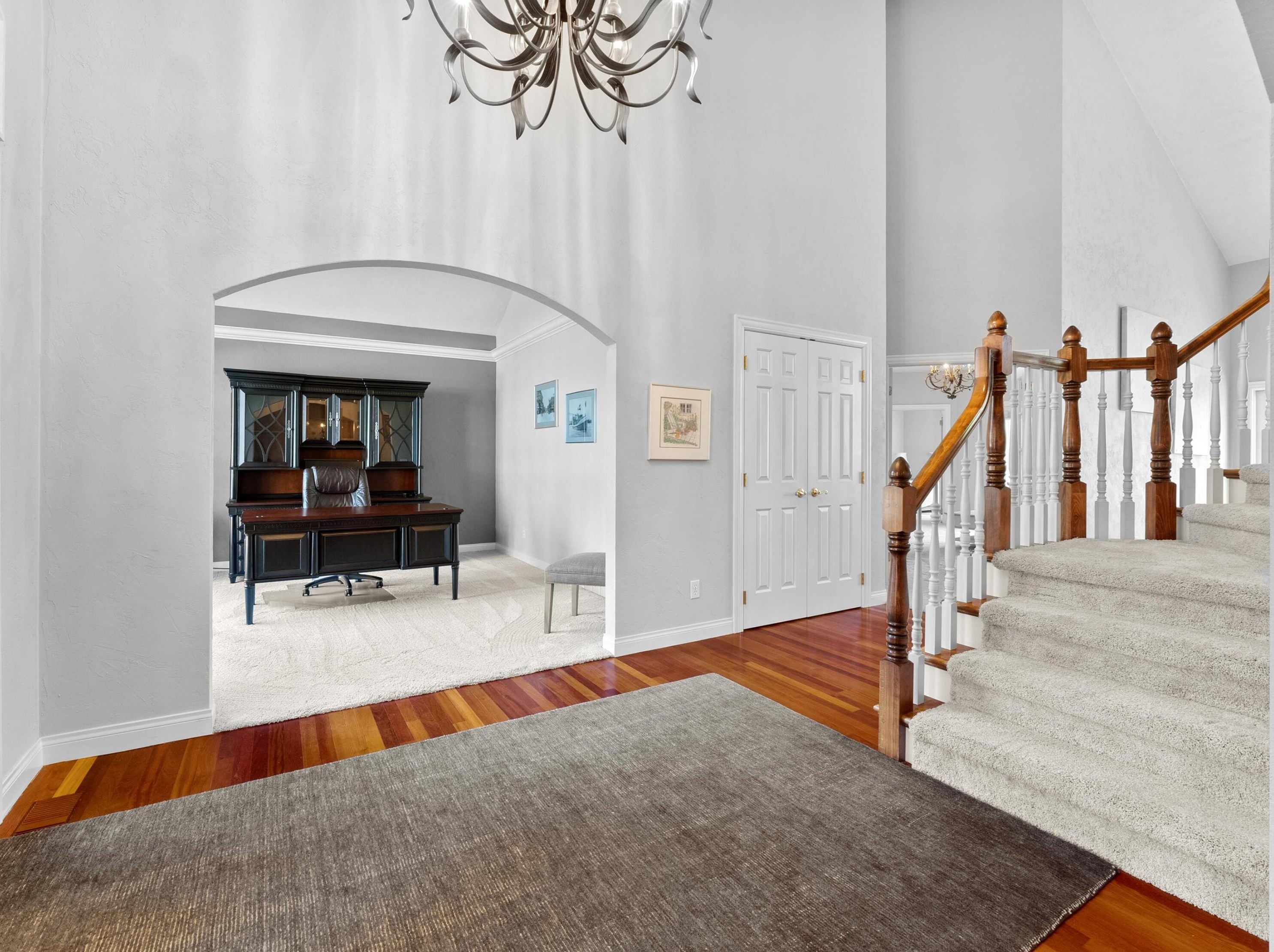 601 Woodridge Dr, Manitowoc WI 54220-9045 exterior