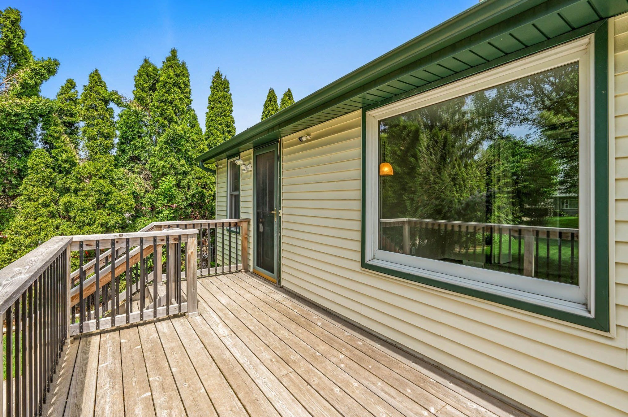 1114 88th St, Milwaukee, WI 53214-2929