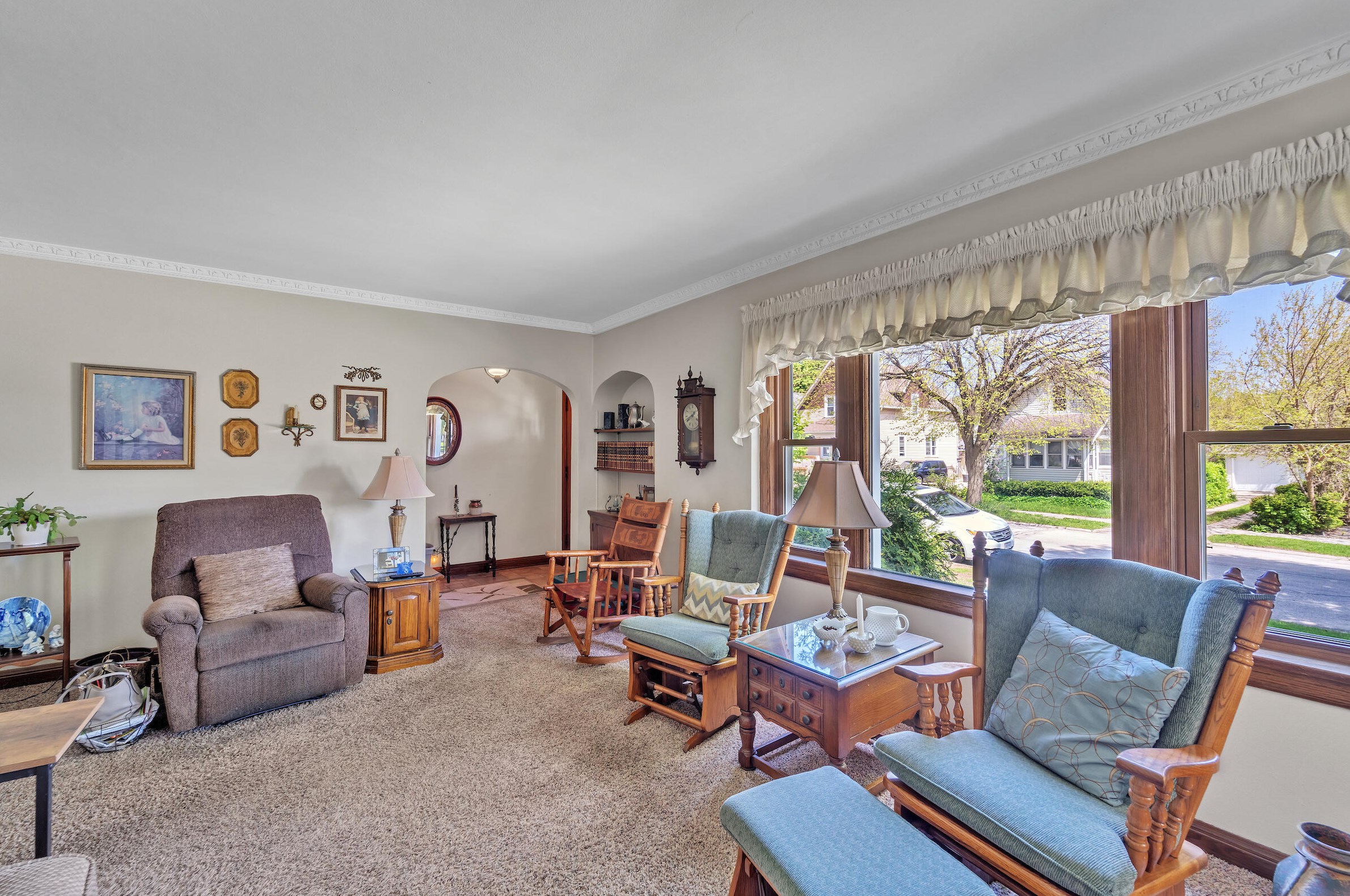 1629 65th St, Milwaukee, WI 53214-4911