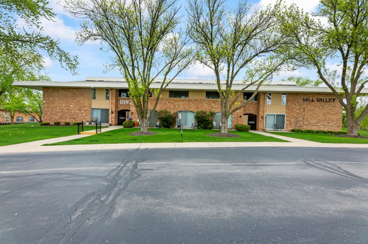 11907 Appleton Ave, Milwaukee WI  53224-4931 exterior