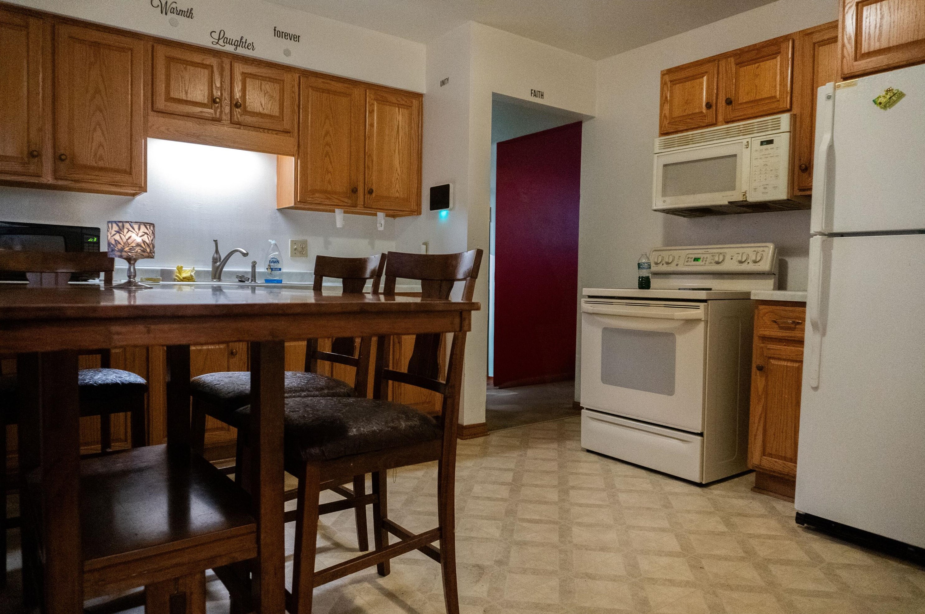 5921 66th St, Milwaukee, WI 53218-1930