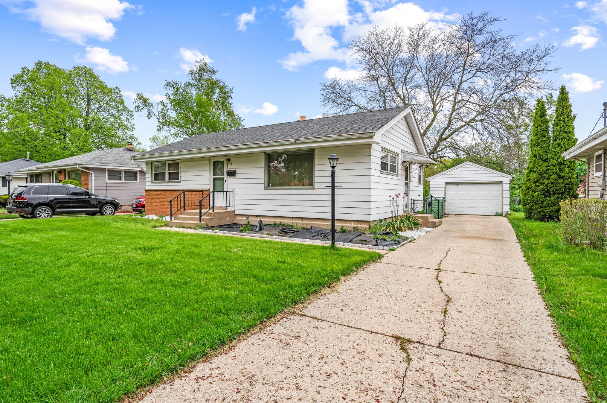 8130 Hope Ave, Milwaukee, WI 53222-1931