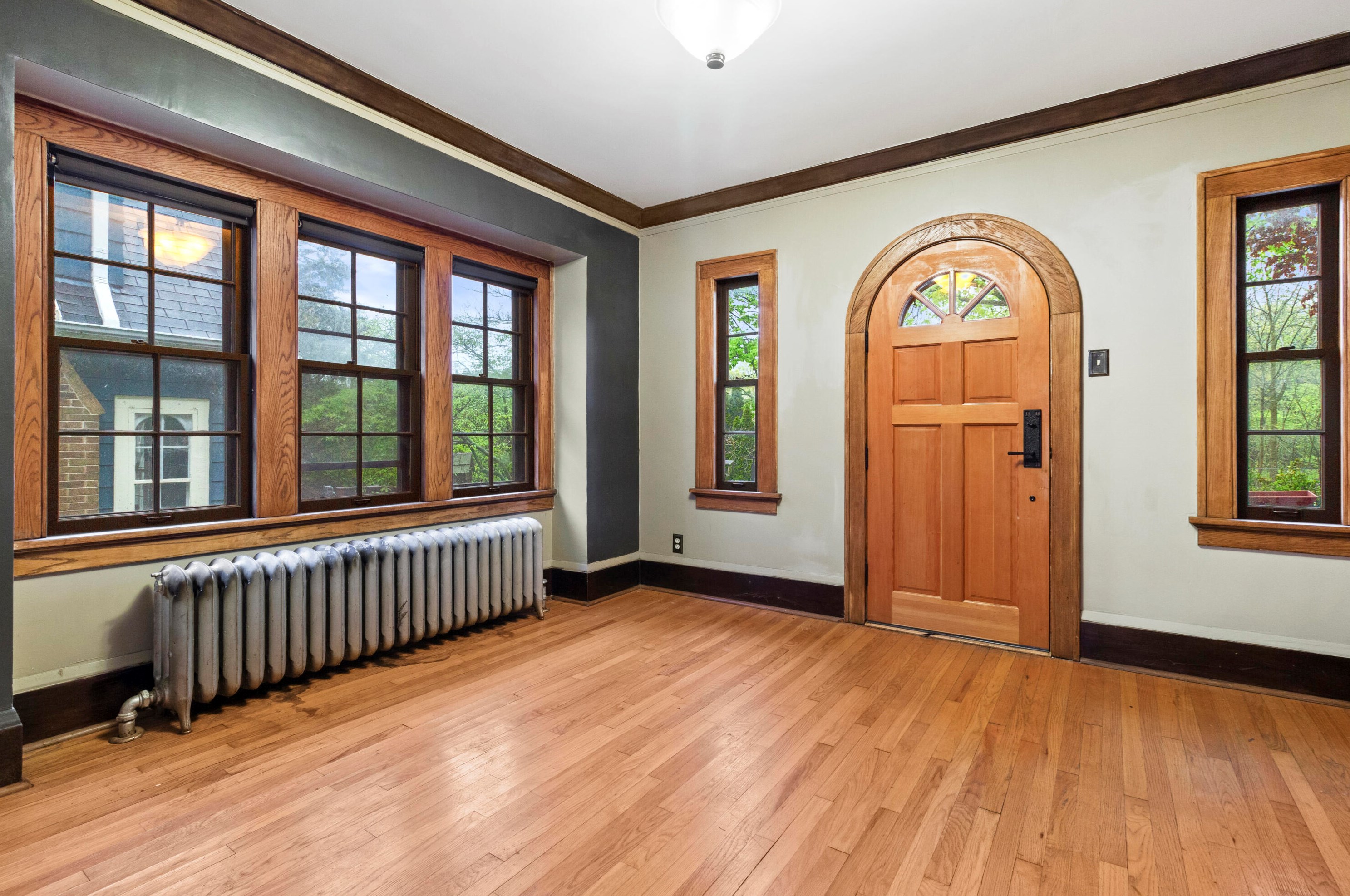 3491 Maryland Ave, Milwaukee WI 53211-3751 exterior