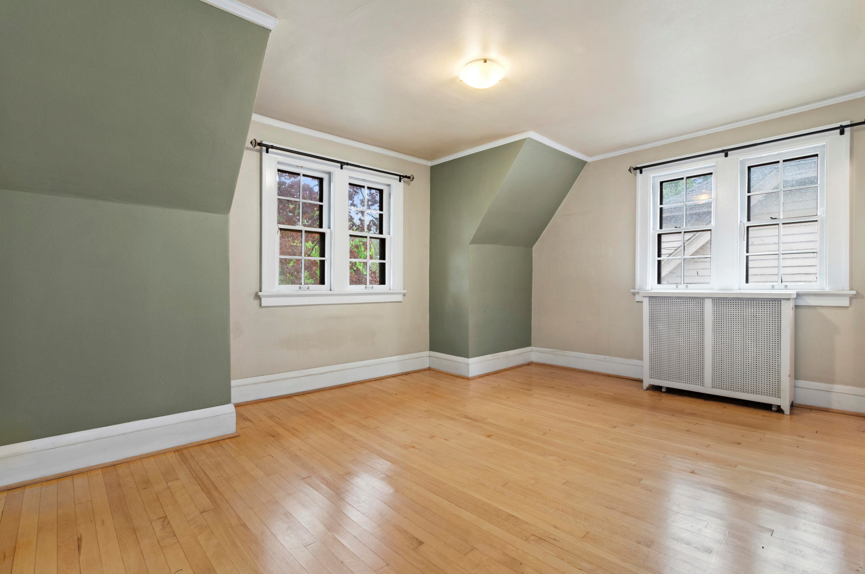 3491 Maryland Ave, Milwaukee WI 53211-3751 exterior