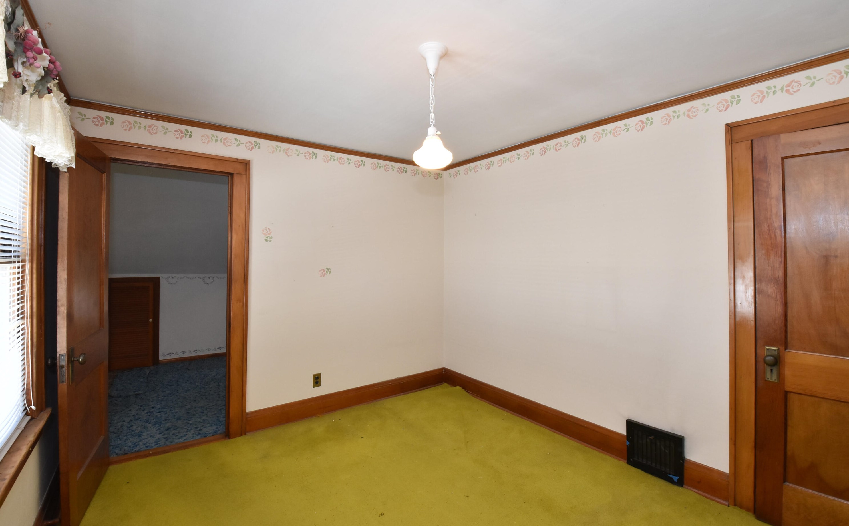 8428 Becher St, Milwaukee WI 53215-2558 exterior