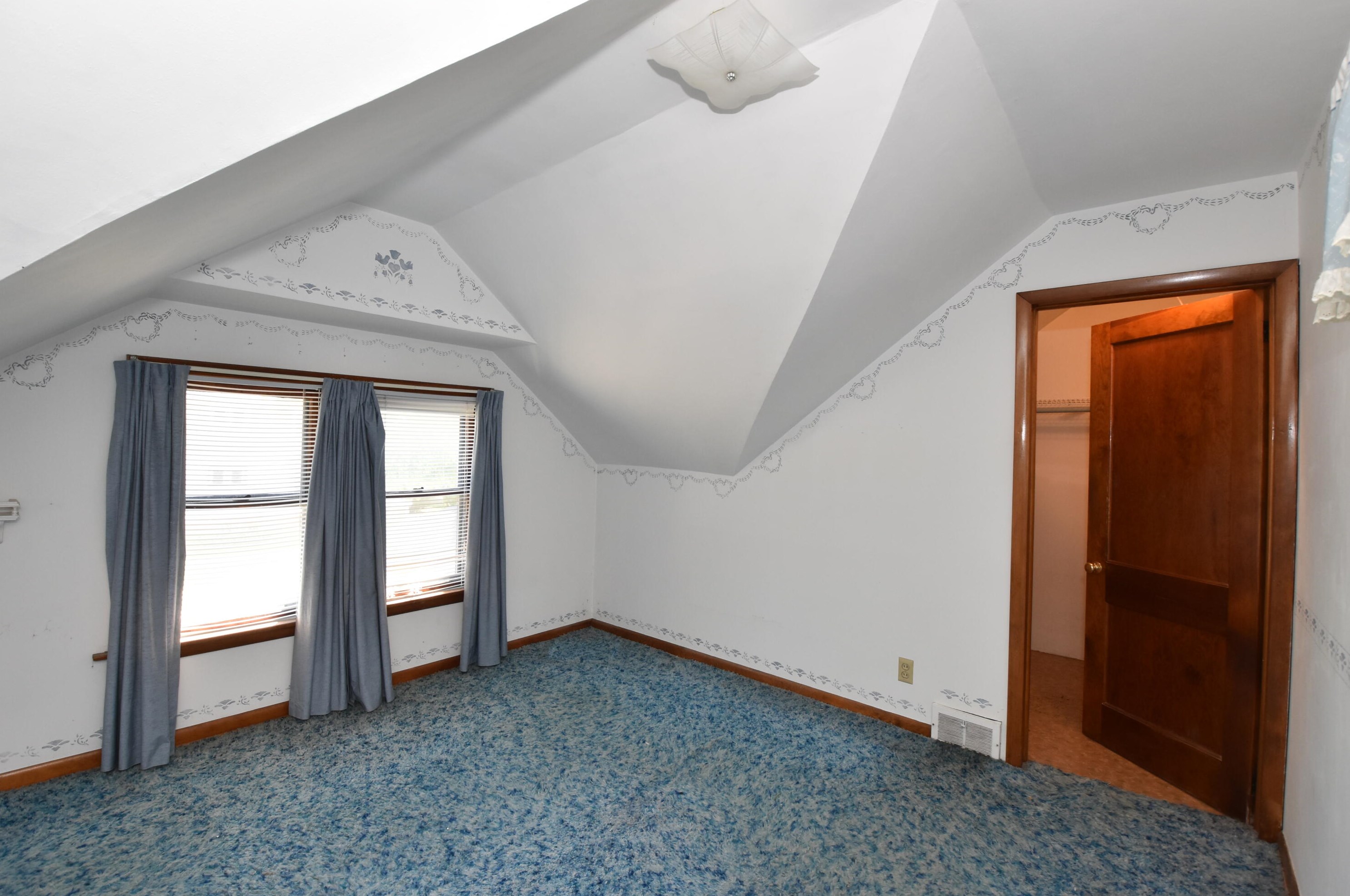 8428 Becher St, Milwaukee WI 53215-2558 exterior