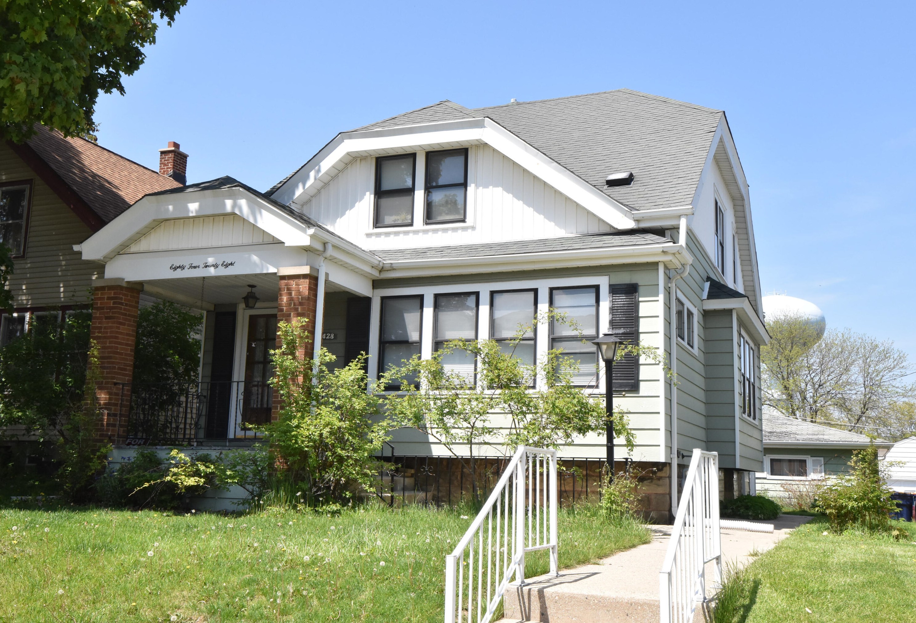 8428 Becher St, Milwaukee WI 53215-2558 exterior
