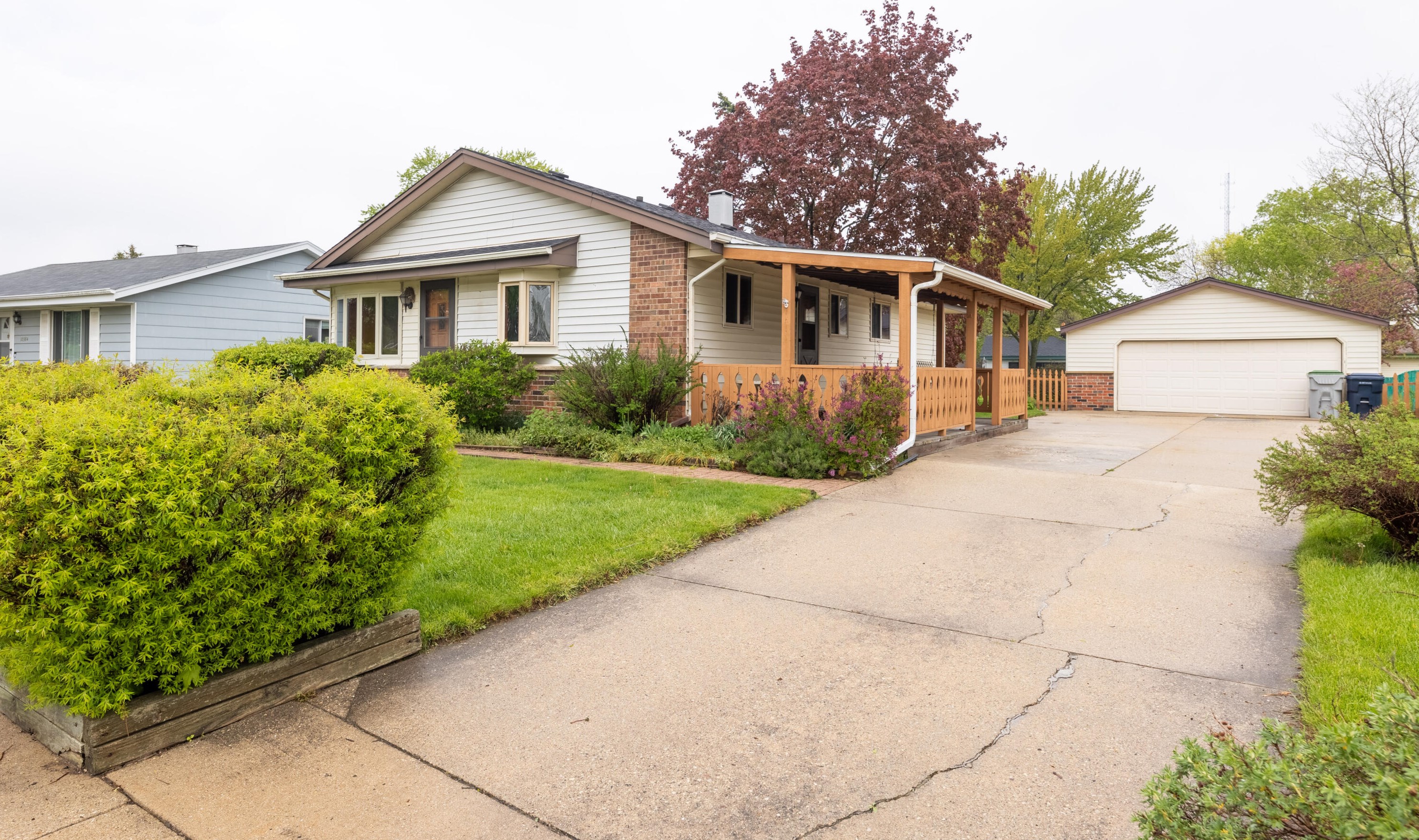 10376 Villa Ave, Milwaukee, WI 53224-2655